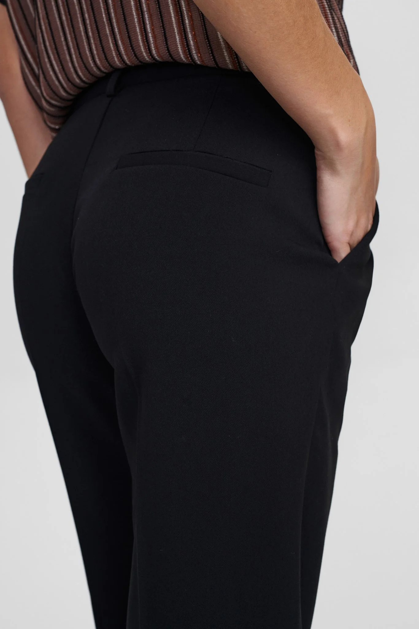 NUABBELEA PANT - Caviar - Image 5