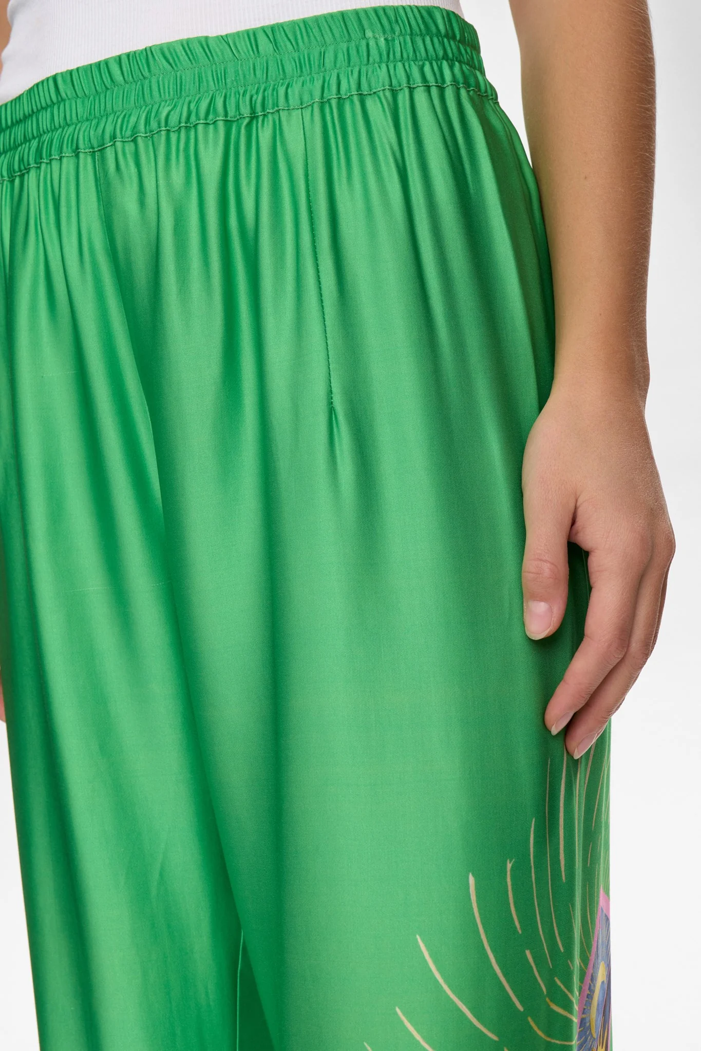 NUADELINA PANTS - Vibrant Green - Image 4