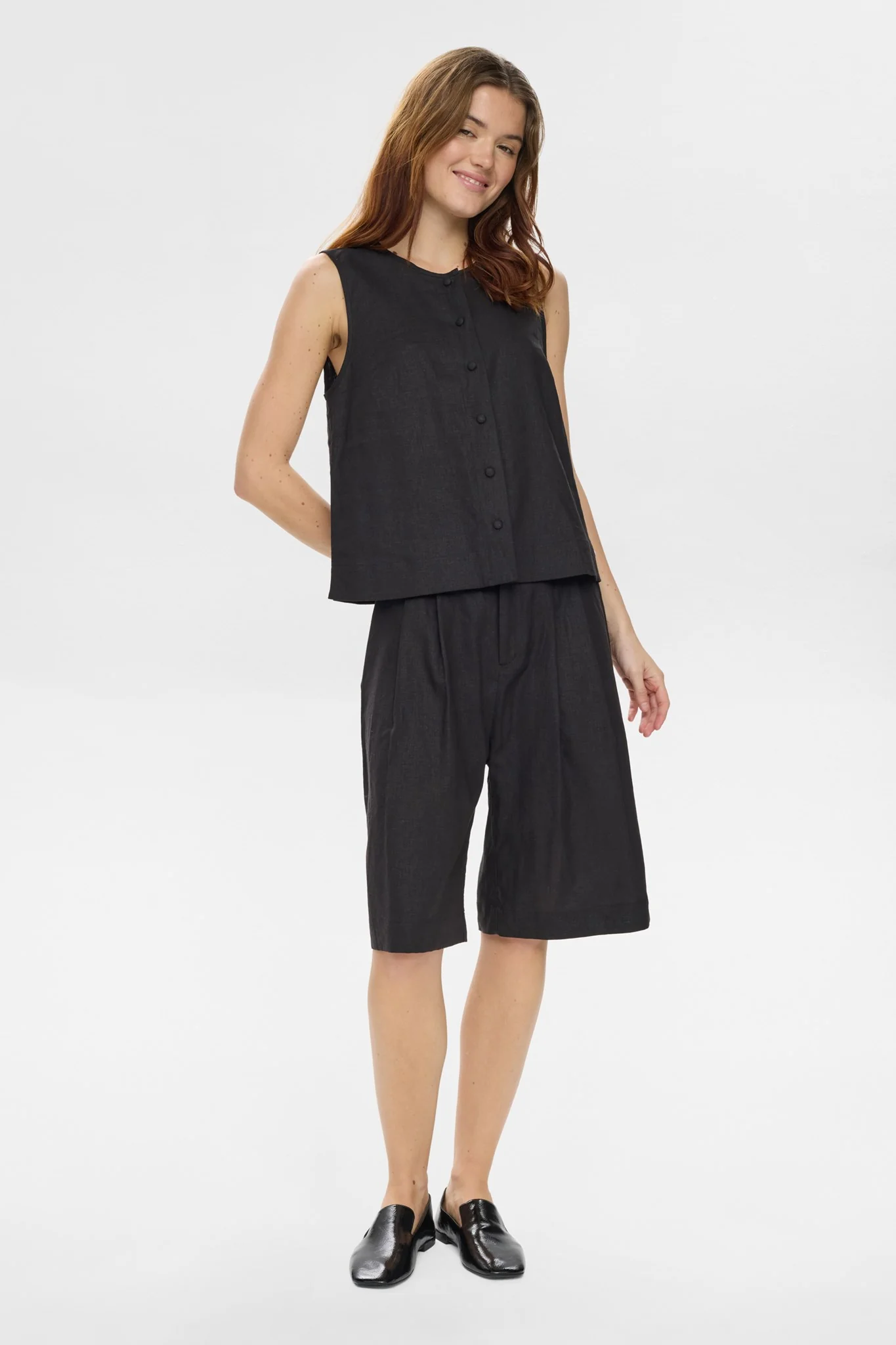 NUALANI VEST - Caviar - Image 3