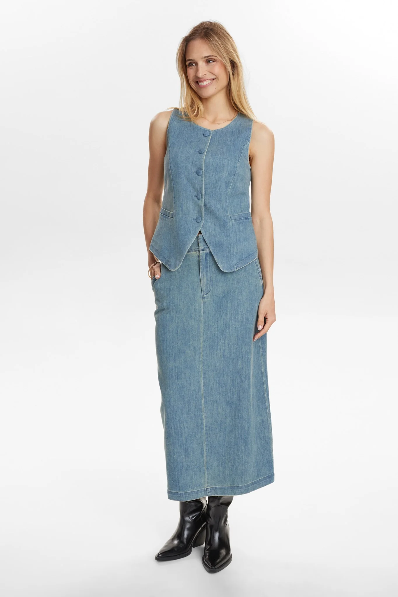 NUALETTA - VEST - Med. Blue Washed Denim - Image 3