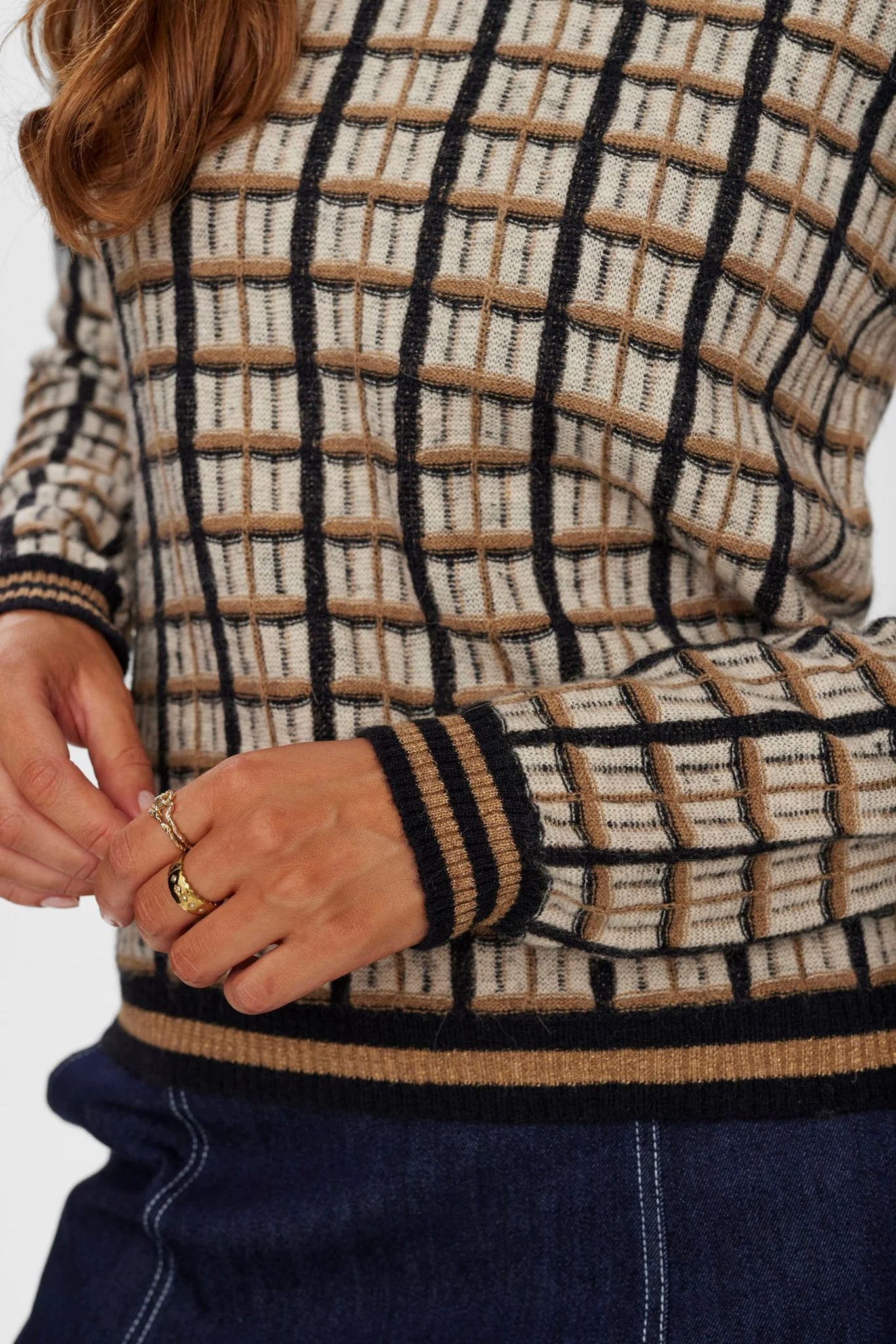 NUANTASIA PULLOVER - Caviar - Image 5