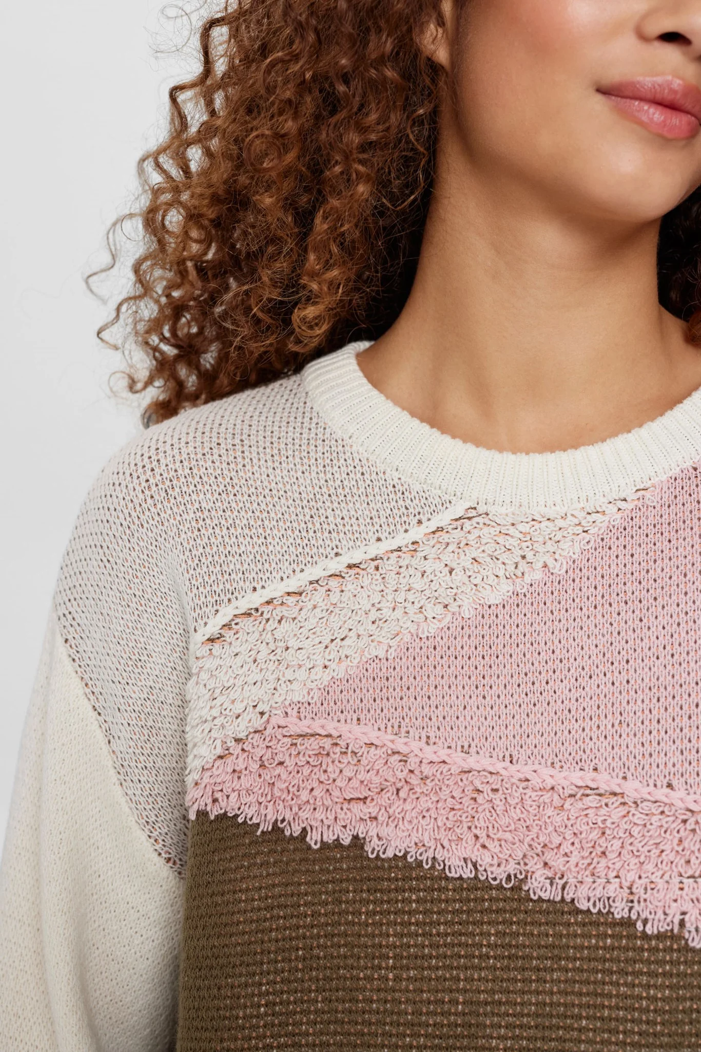 NUATTIKA PULLOVER - Almond Blossom - Image 5