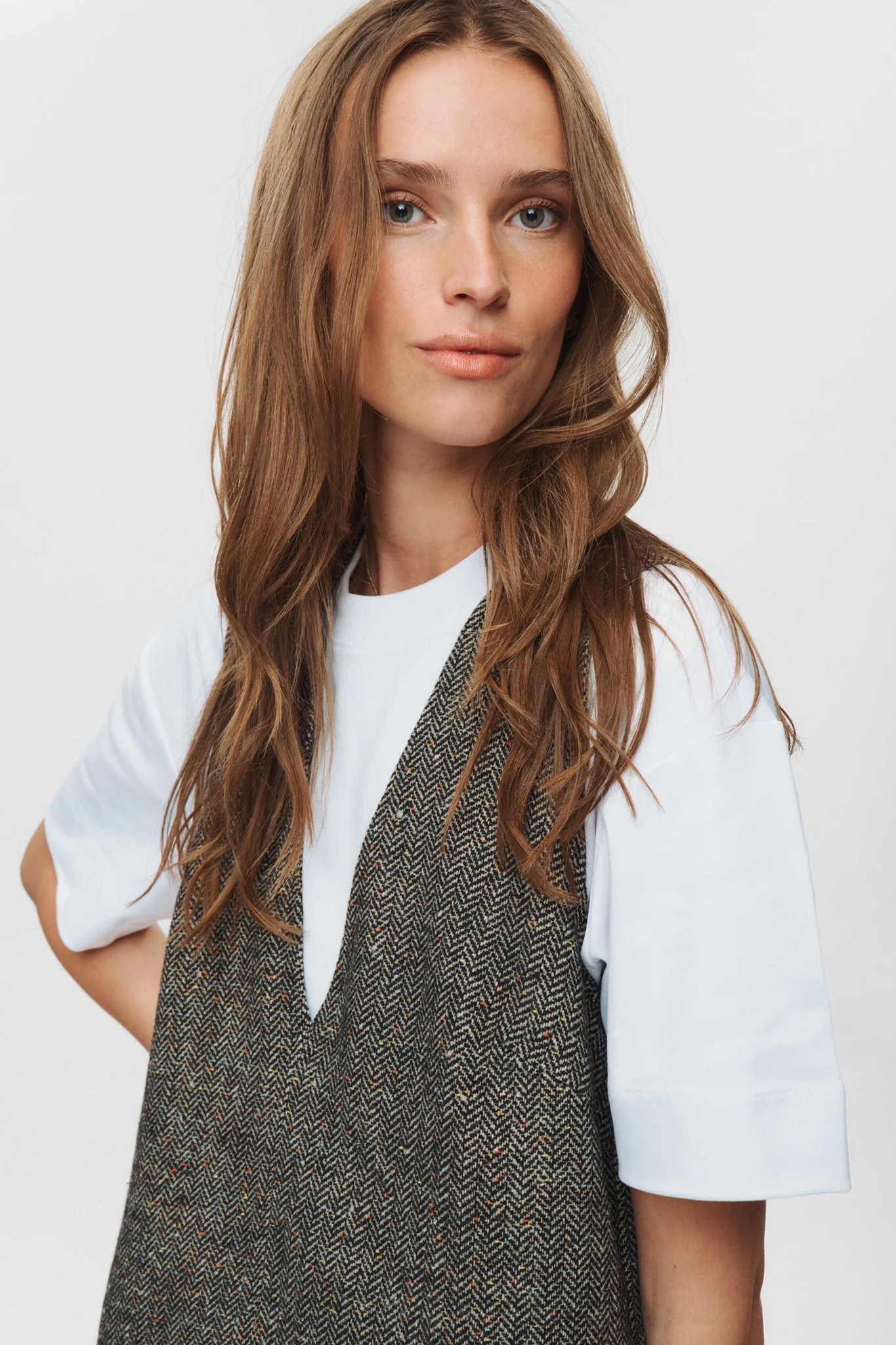 NUAVEY DRESS - Caviar - Image 5