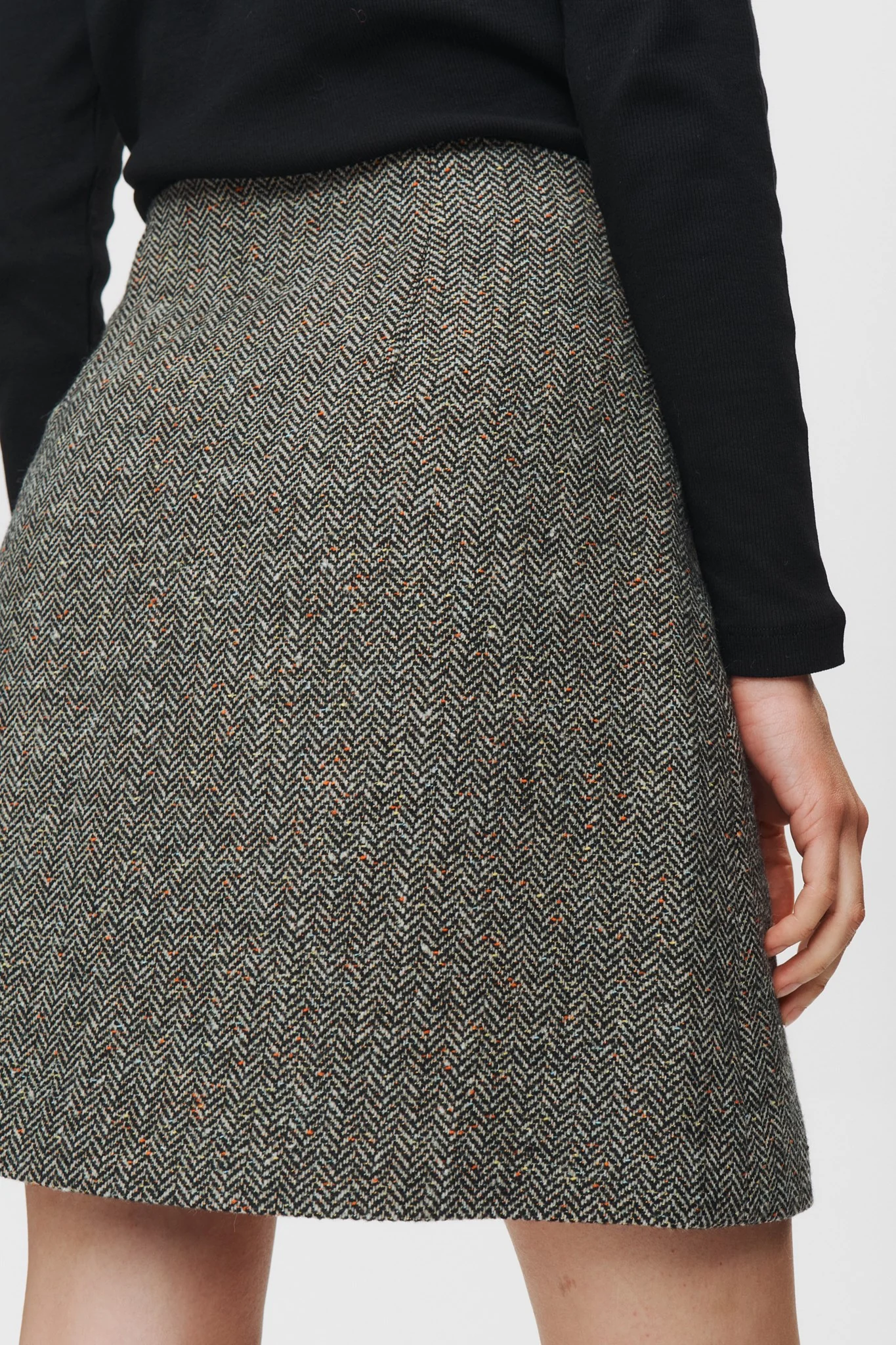 NUAVEY MINI SKIRT - Caviar - Image 4