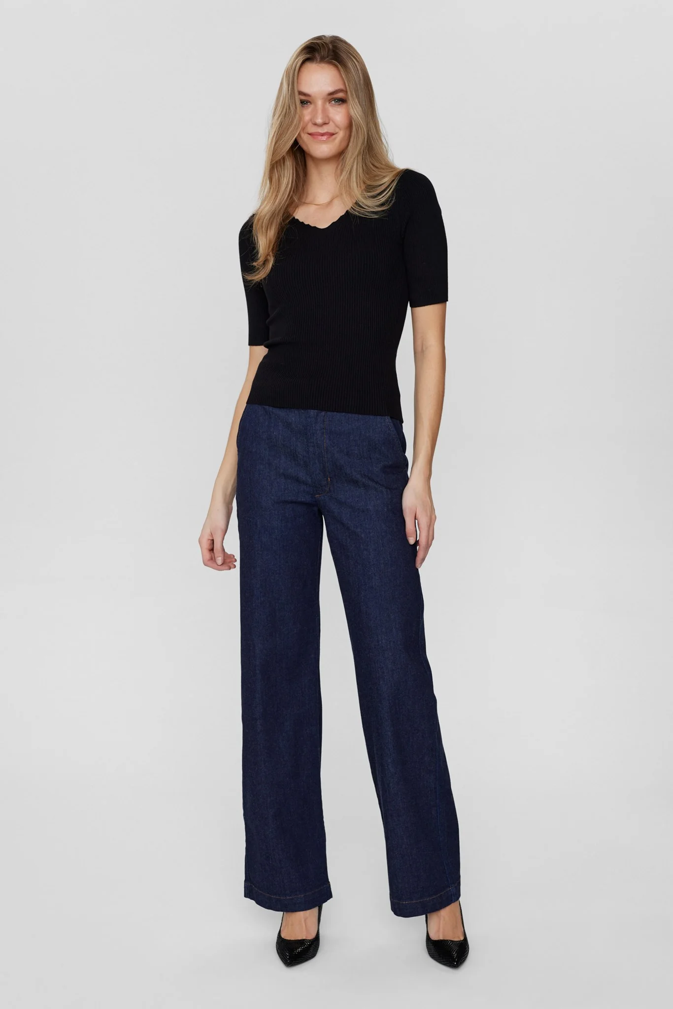 NUAYELET SS PULLOVER CROPPED - Caviar - Image 3