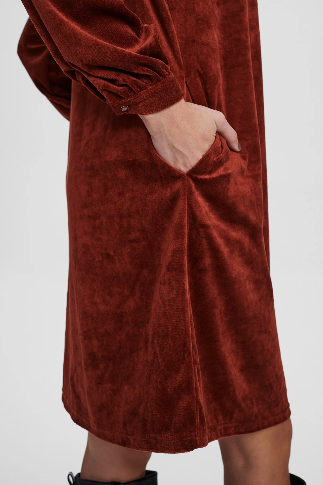 NUBELENDA DRESS - Barn Red - Image 4