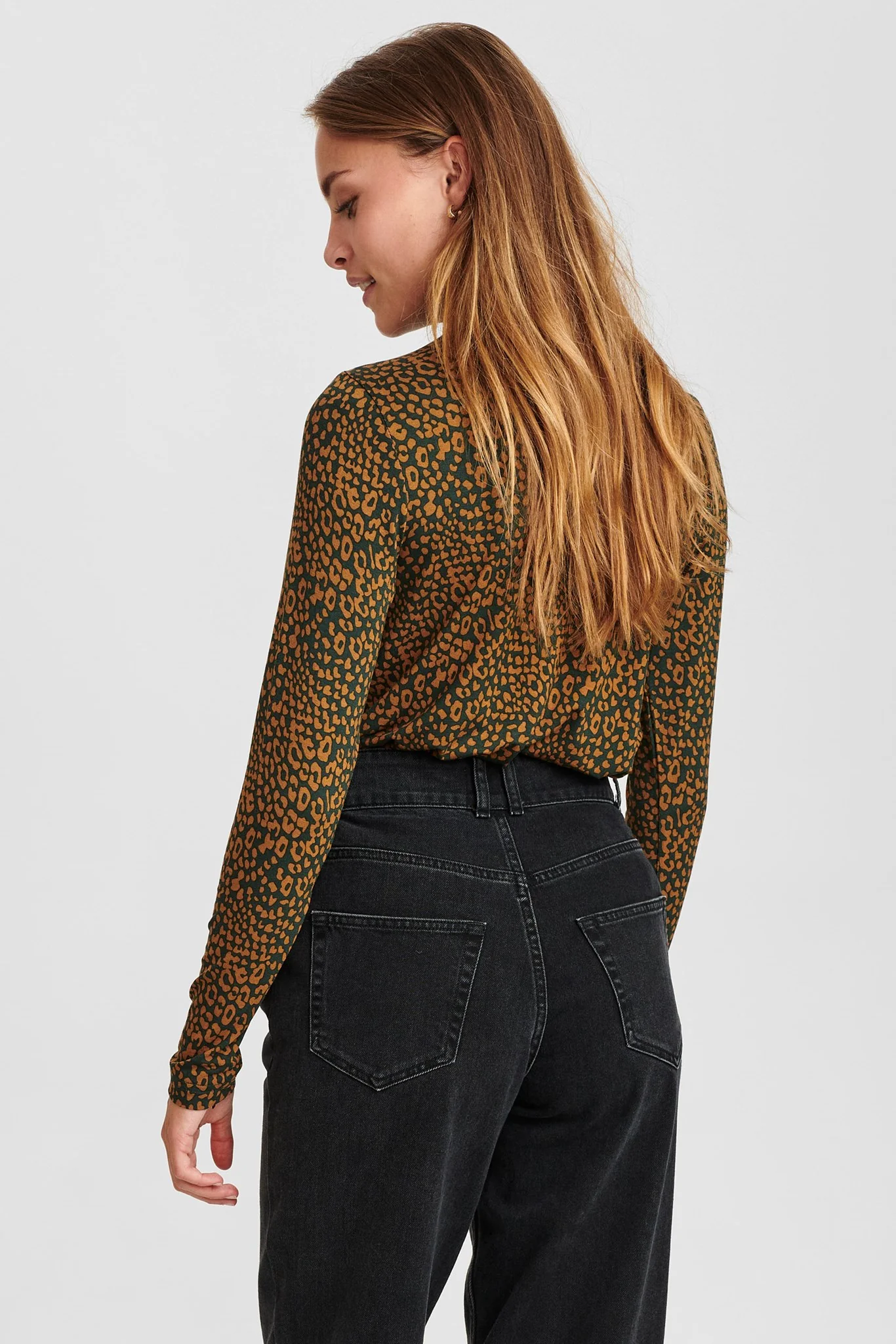 NUBESSIE BLOUSE - Grape leaf - Image 2
