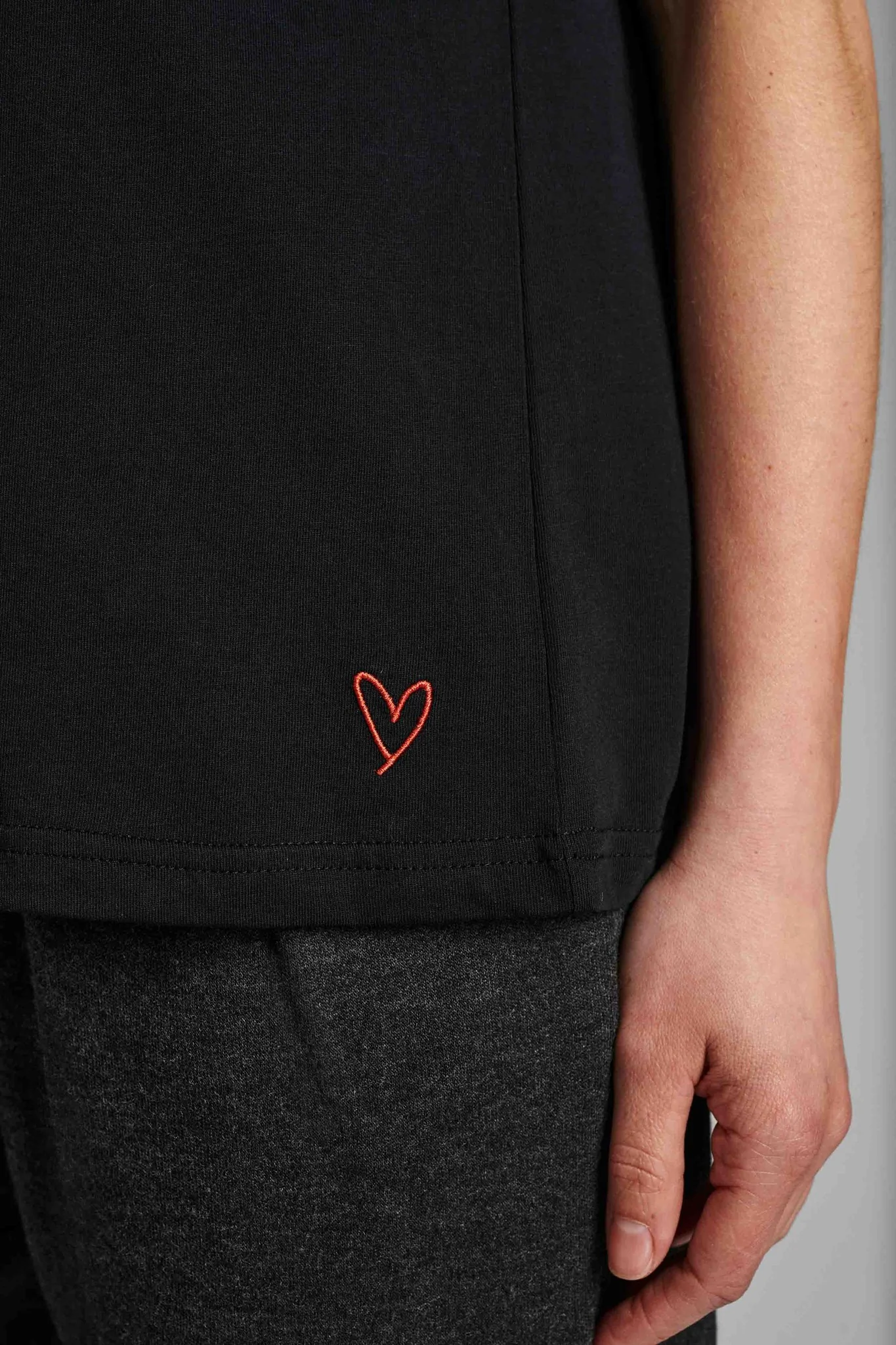NUBEVERLY T-SHIRT - NOOS - Caviar - Image 5