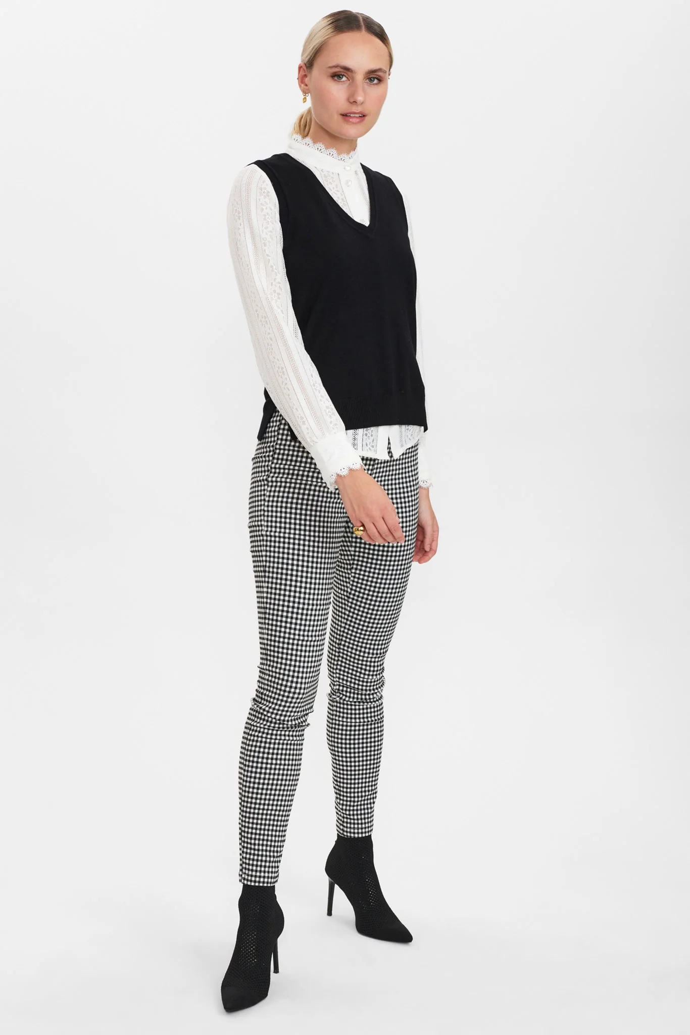 NUBIA VEST - NOOS - Caviar - Image 3