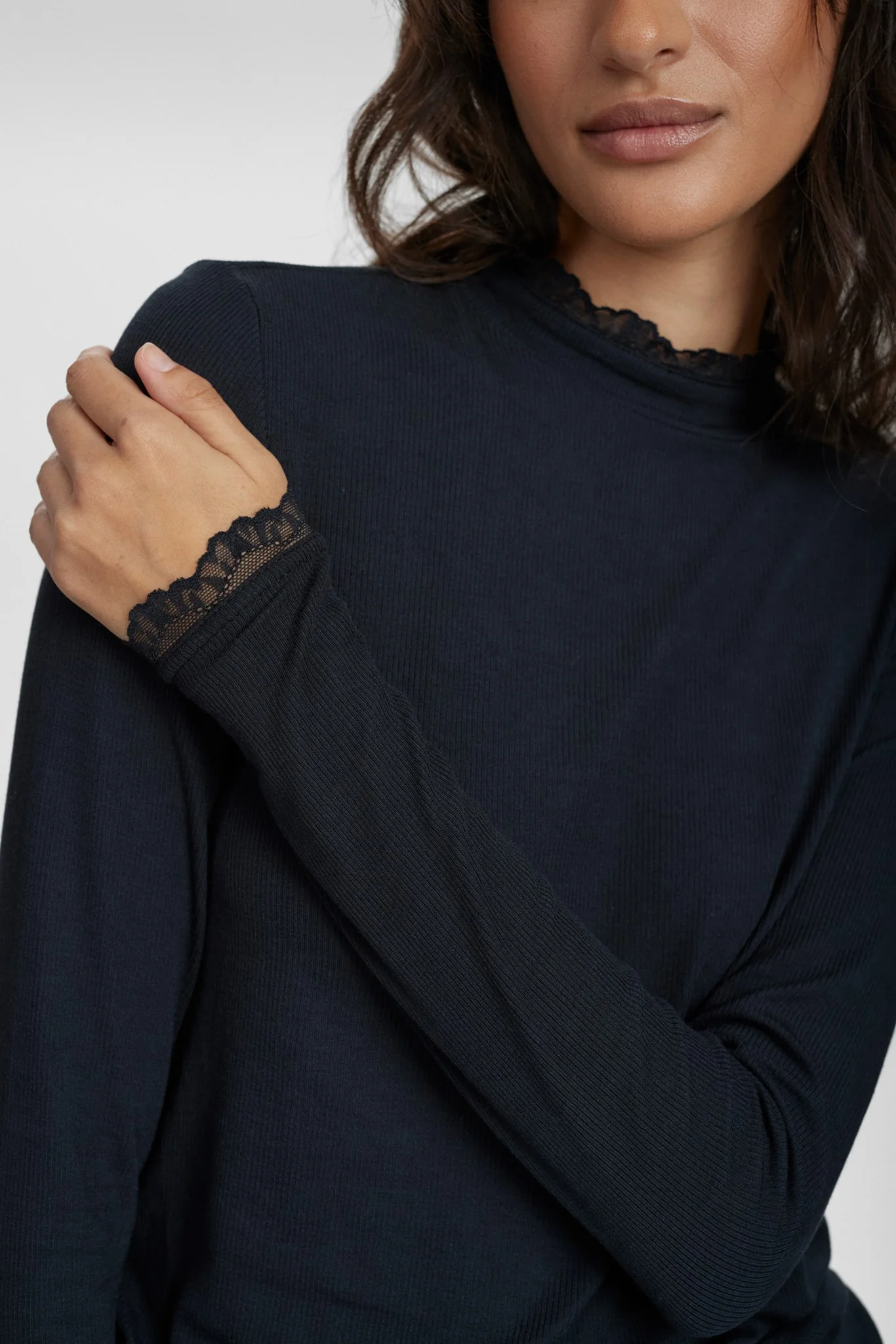 NUBOWIE LACE BLOUSE - Caviar - Image 4
