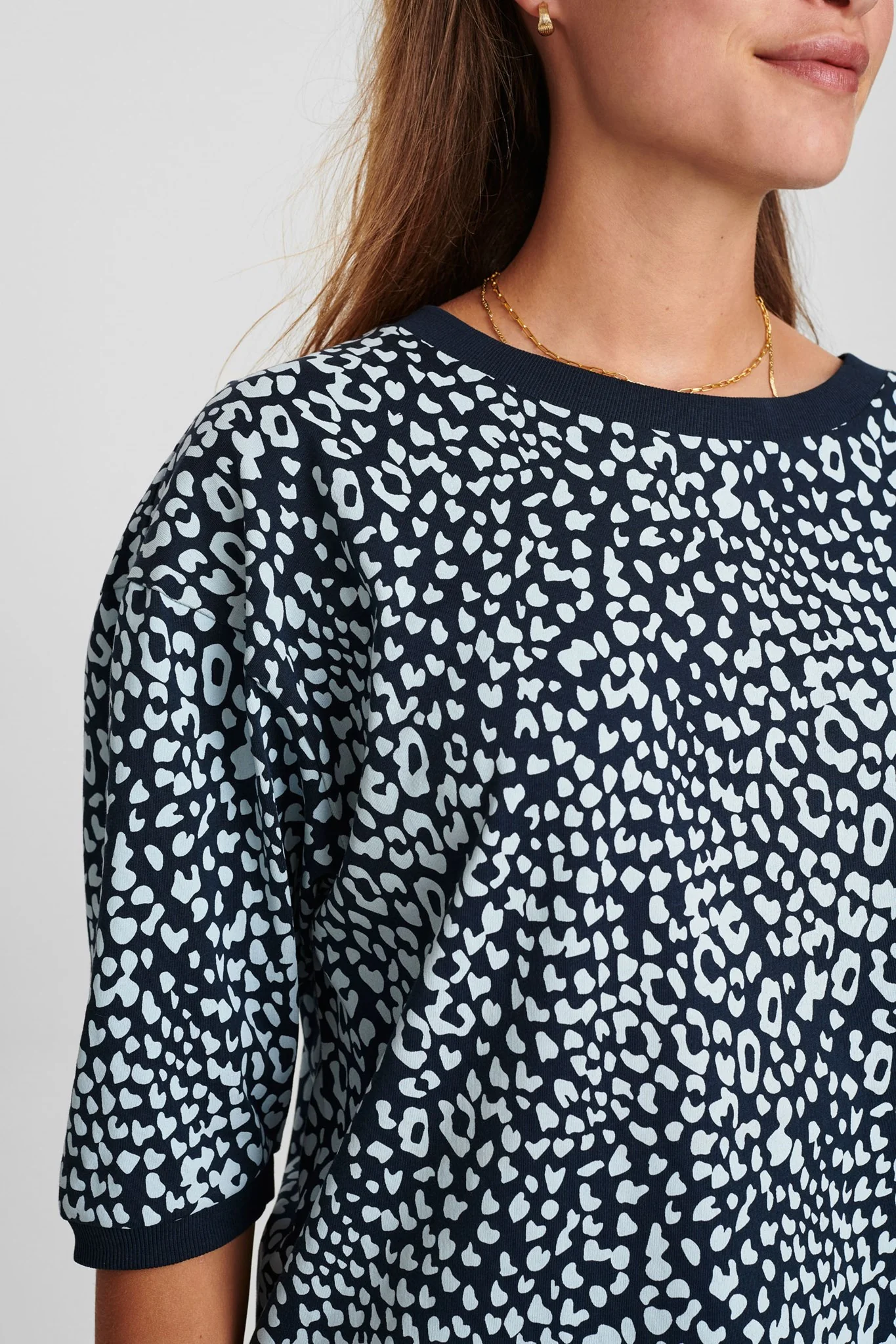 NUBRIDGHE TEE - Dark Sapphire - Image 4