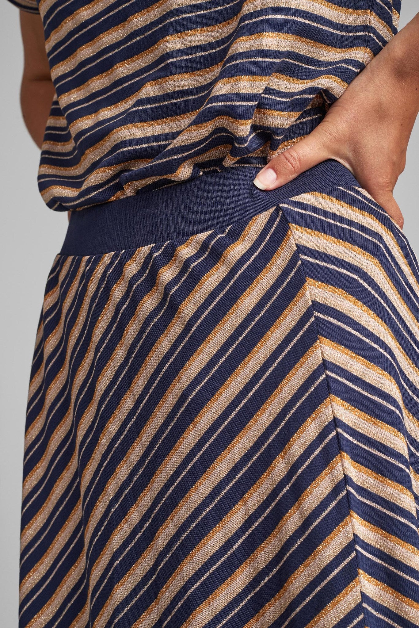 NUBUNTY SKIRT  - MOONLIT - Image 4
