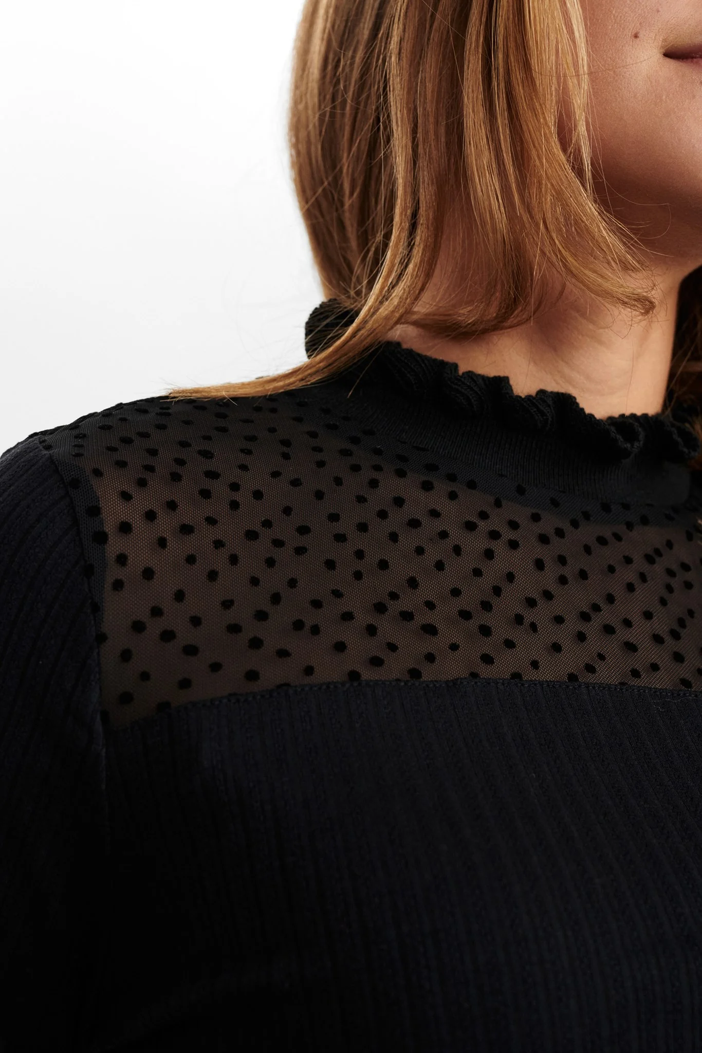 NUBUTTERFLY T-SHIRT - Caviar - Image 5