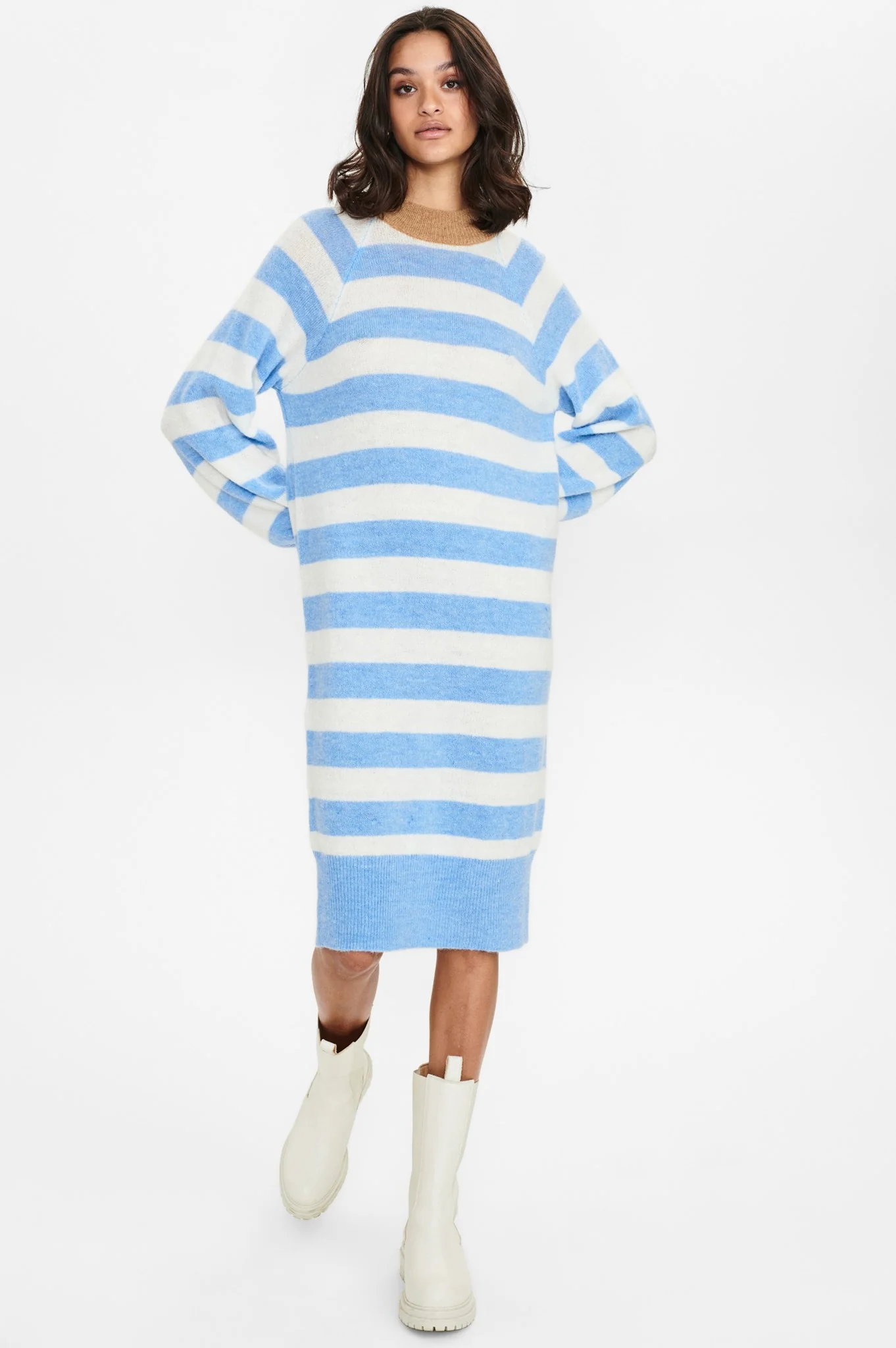 NUCAMA DRESS - Della Robbia Blue - Image 3