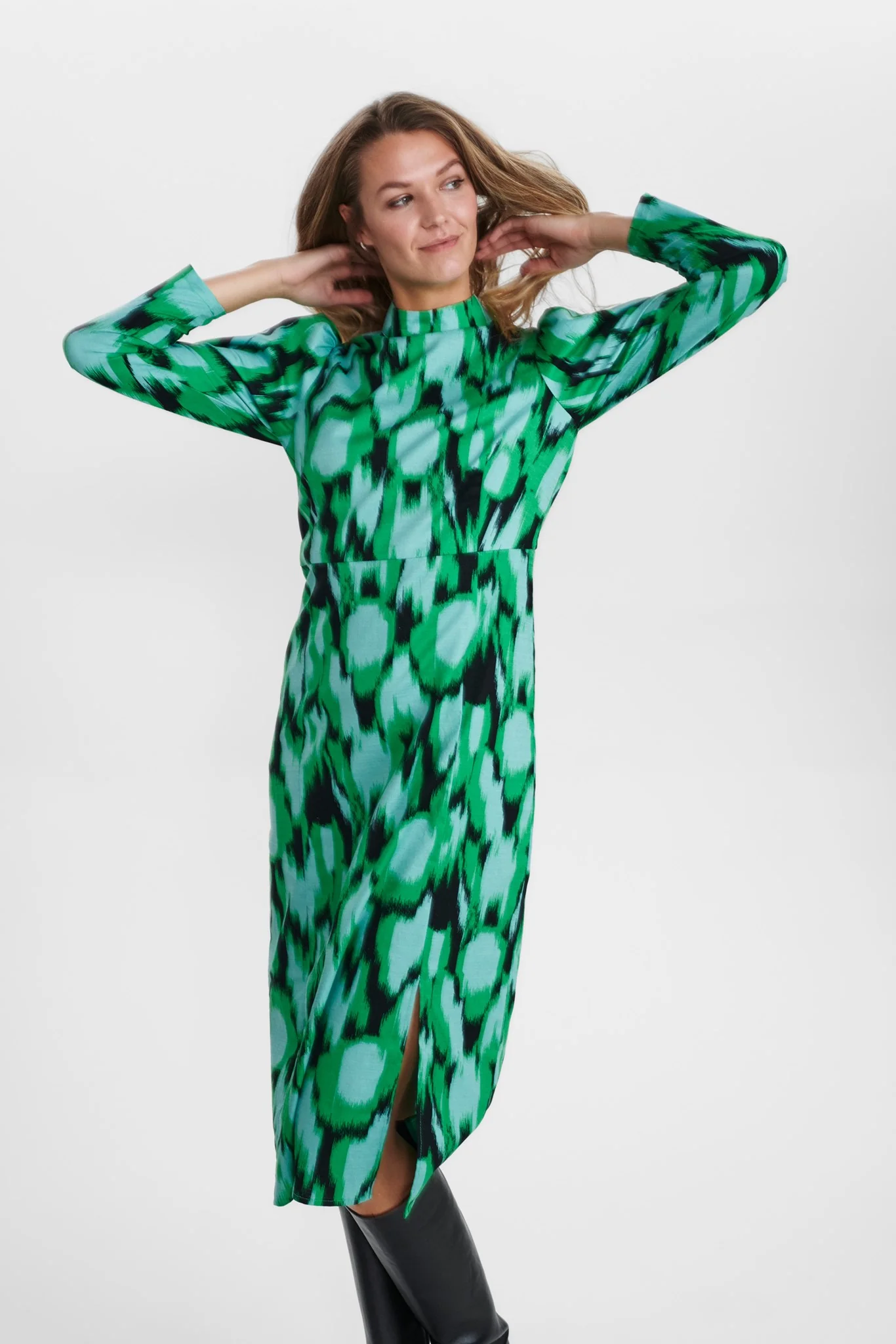 NUCAMRYN DRESS - Caviar - Image 6