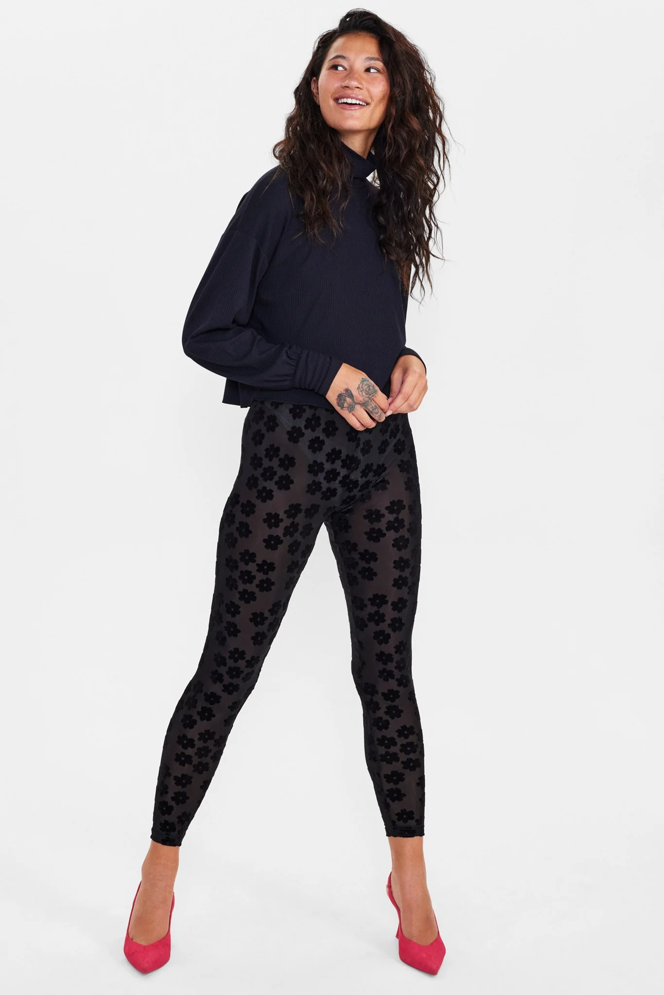 NUCARDI CROP PULLOVER  - Caviar - Image 3