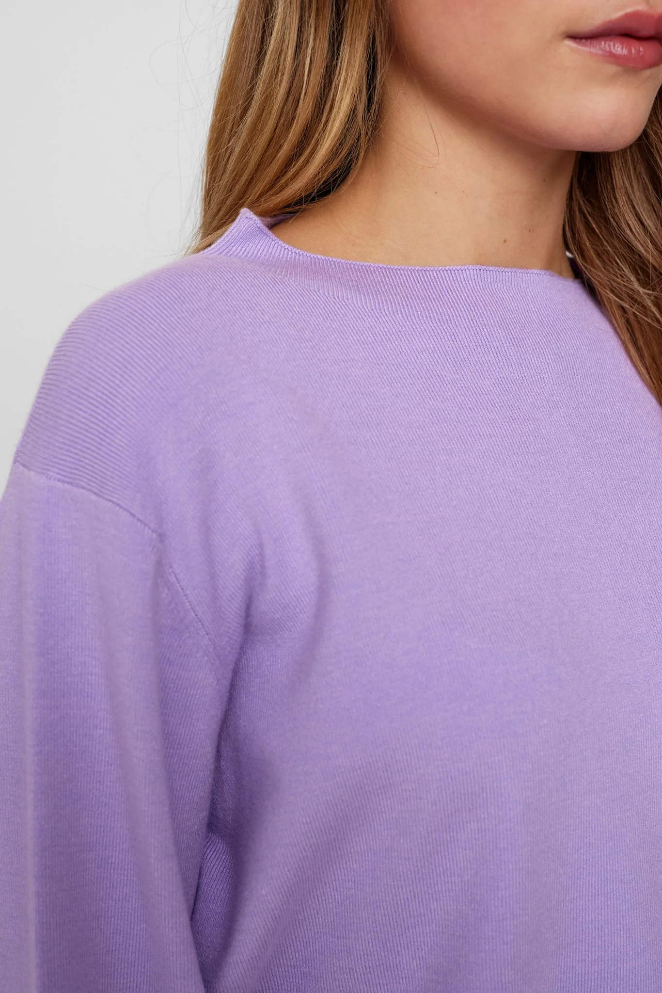 NUCARMA CROP PULLOVER   - Lilac Breeze - Image 4