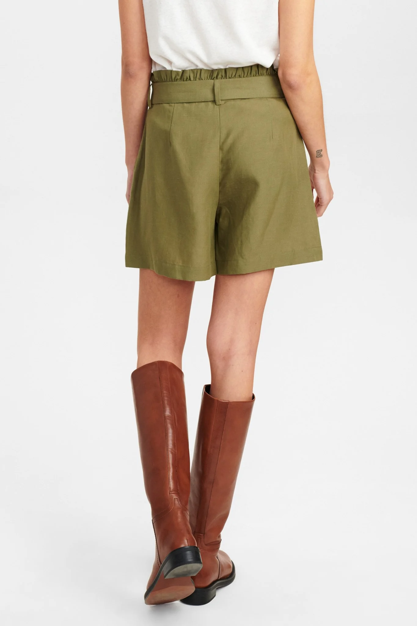 NUCHABELY SHORTS - MARTINI OLIVE - Image 2