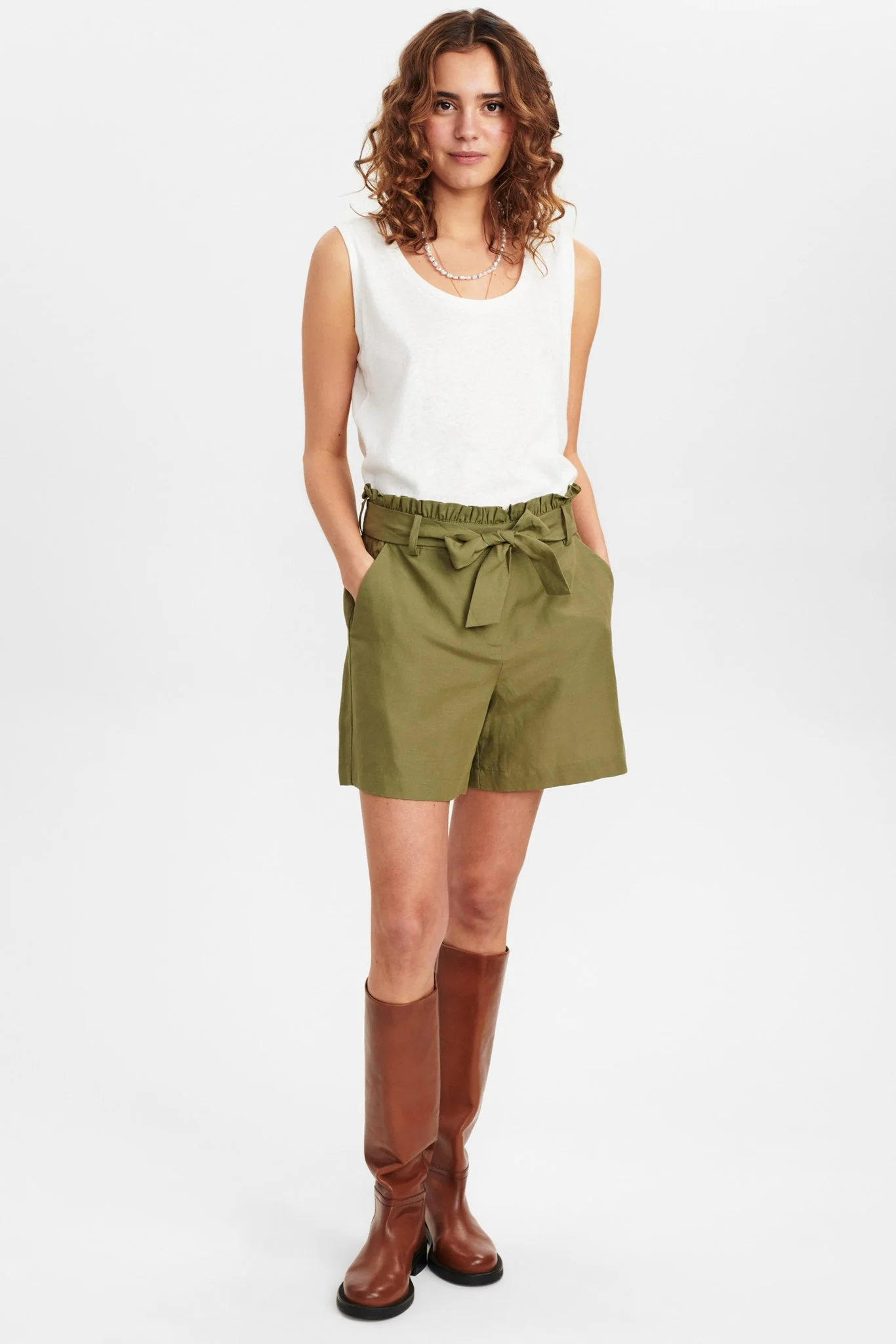 NUCHABELY SHORTS - MARTINI OLIVE - Image 3