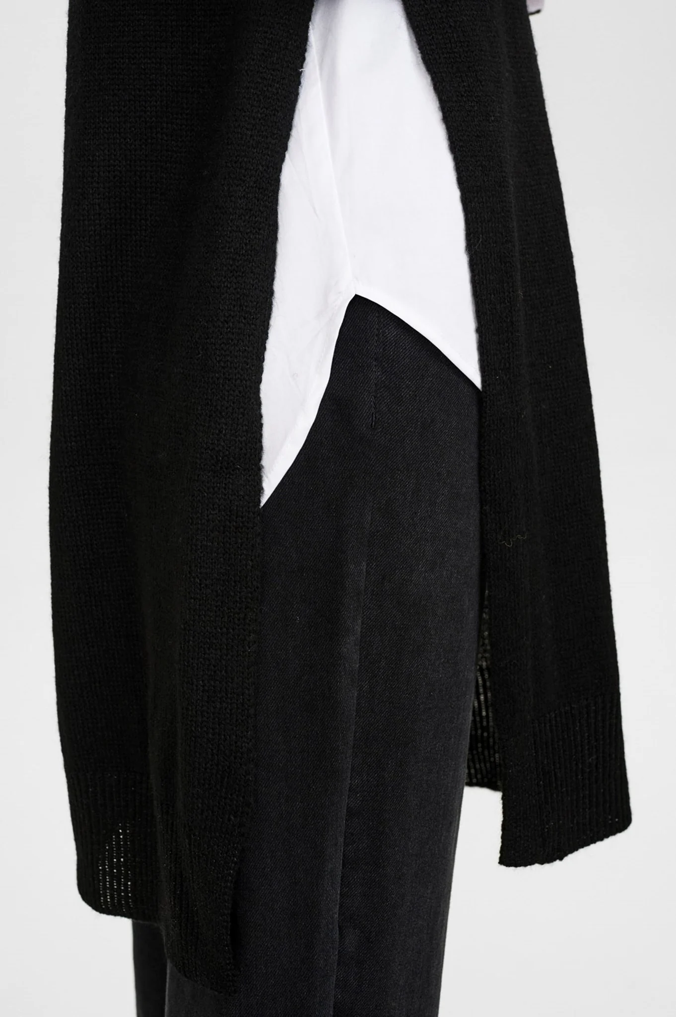 NUCHANEY VEST - Caviar - Image 5