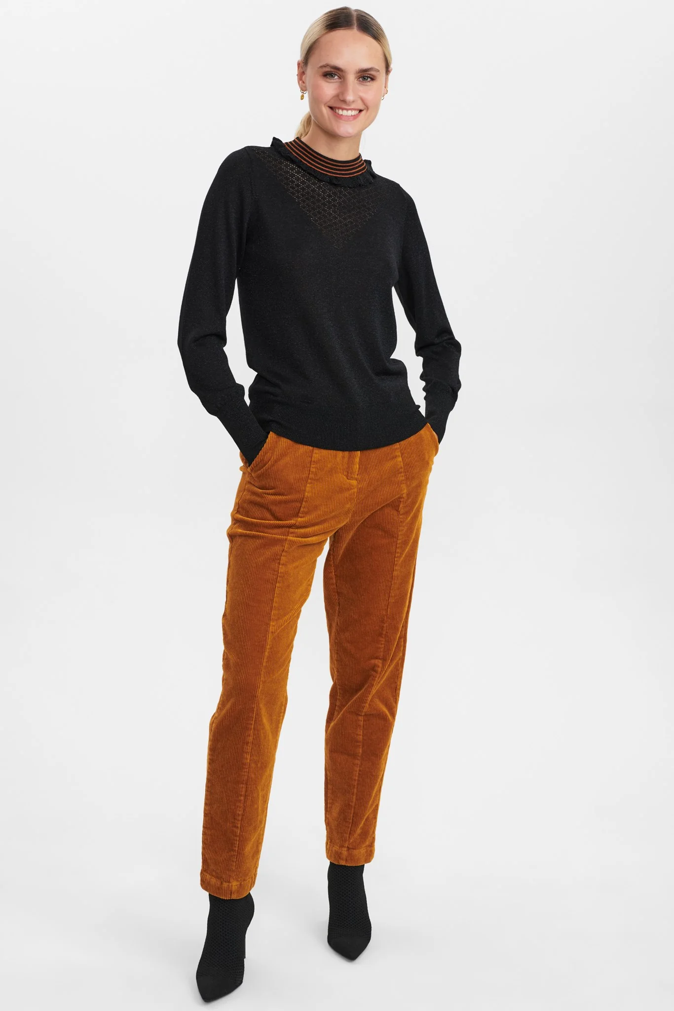 NUCHANTARA HIGH NECK - Caviar - Image 3