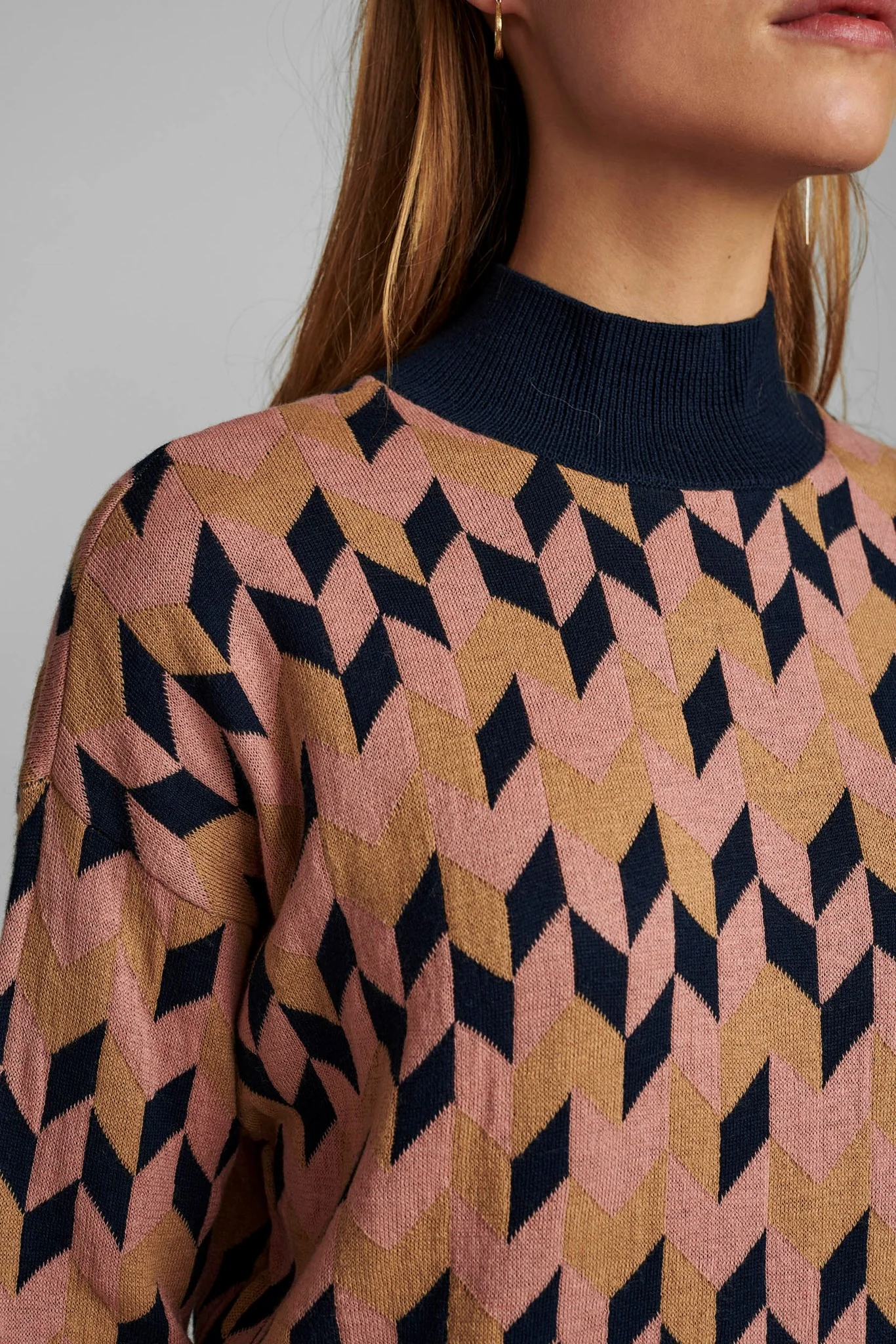 NUCHARIS PULLOVER  - Ash Rose - Image 4