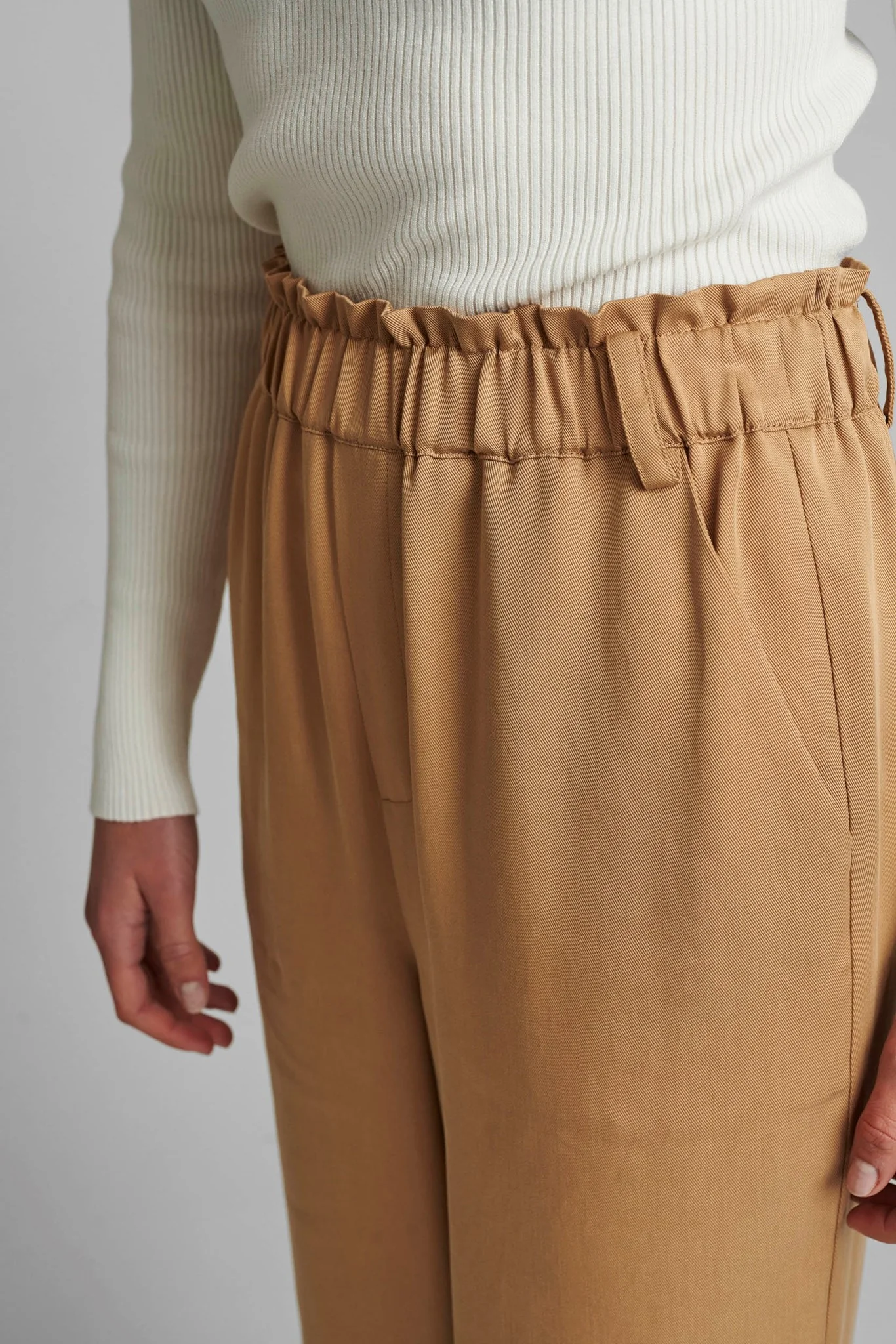 NUCHAVA PANTS - Tannin - Image 4