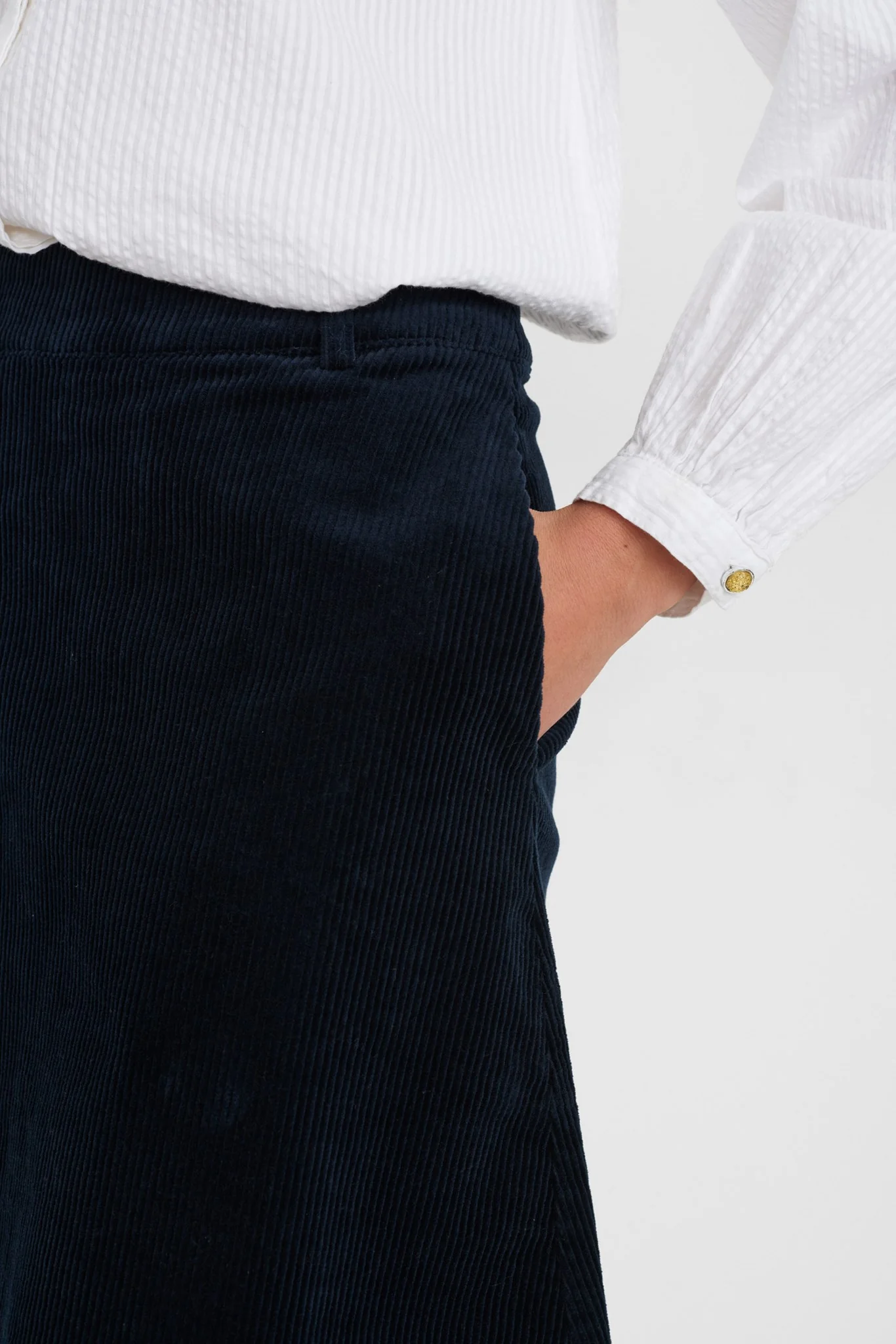 NUCHENOA SKIRT - Dark Sapphire - Image 4