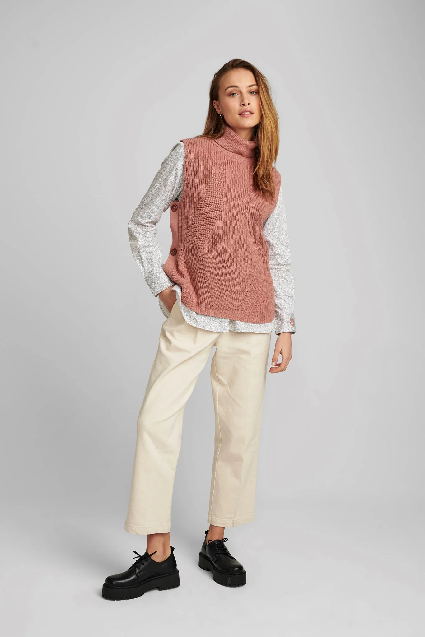 NUCIA VEST  - Ash Rose - Image 3