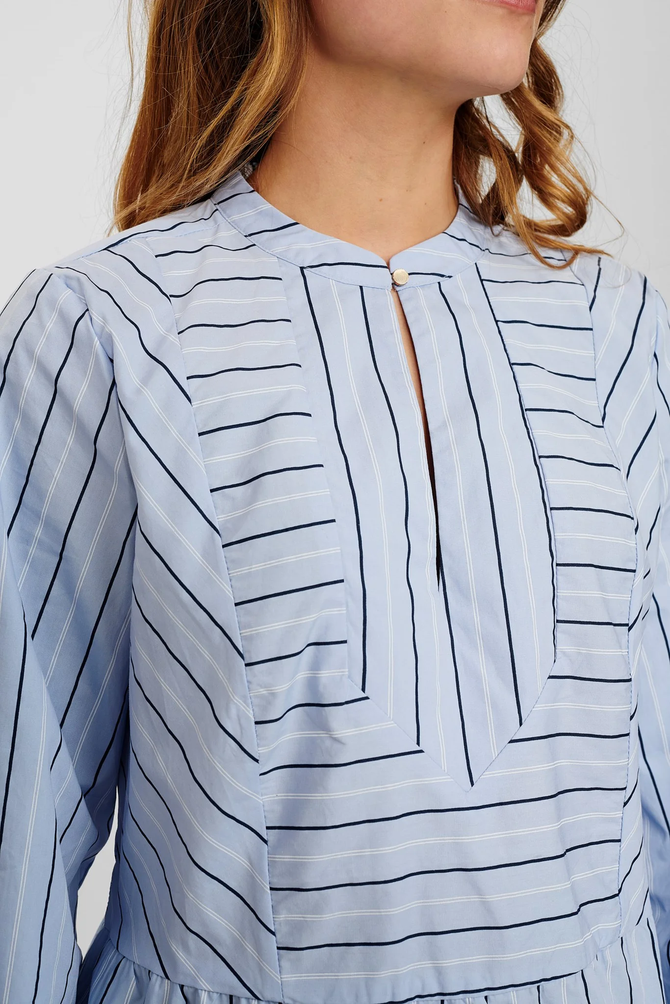 NUCLOVE BLOUSE - Cashmere Blue - Image 4