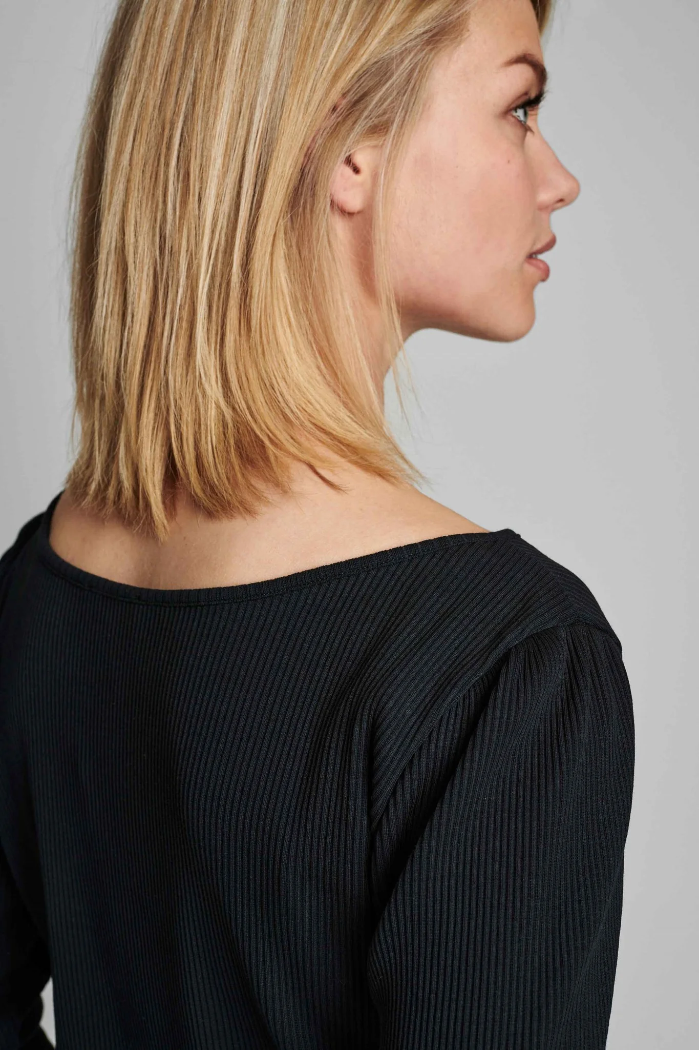 NUDARI T-SHIRT - NOOS - Caviar - Image 5