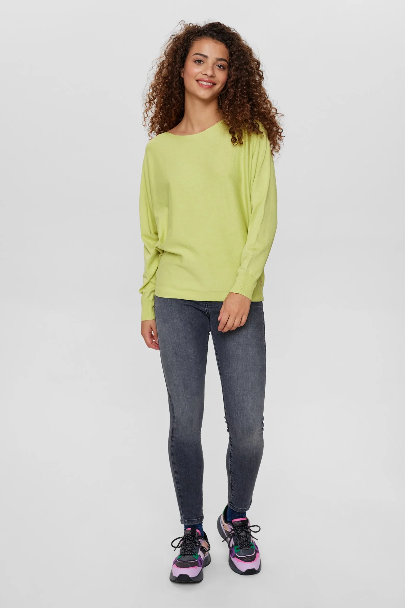 NUDAYA PULLOVER  - Celery Green - Image 3