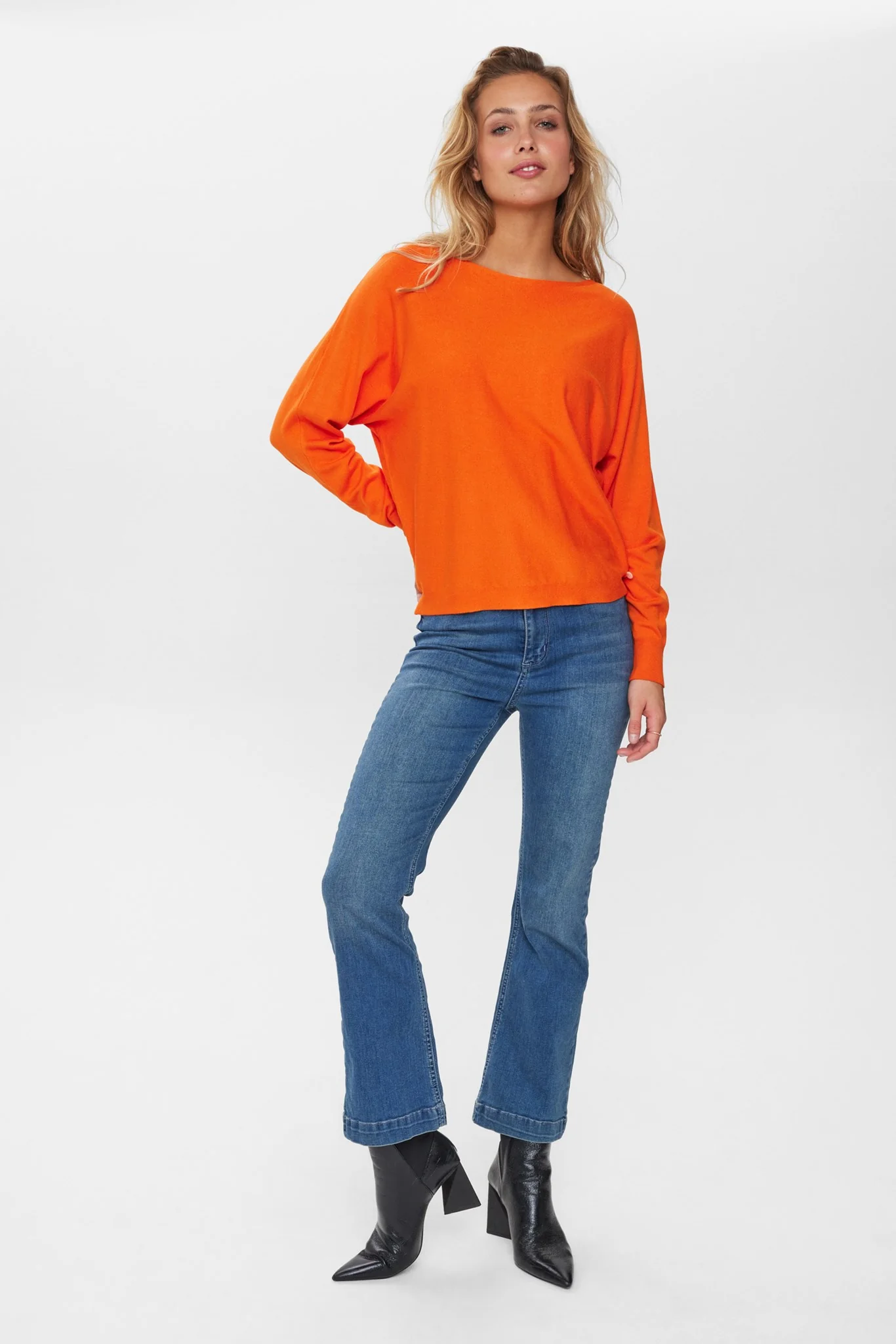 NUDAYA PULLOVER  - Red Orange - Image 3