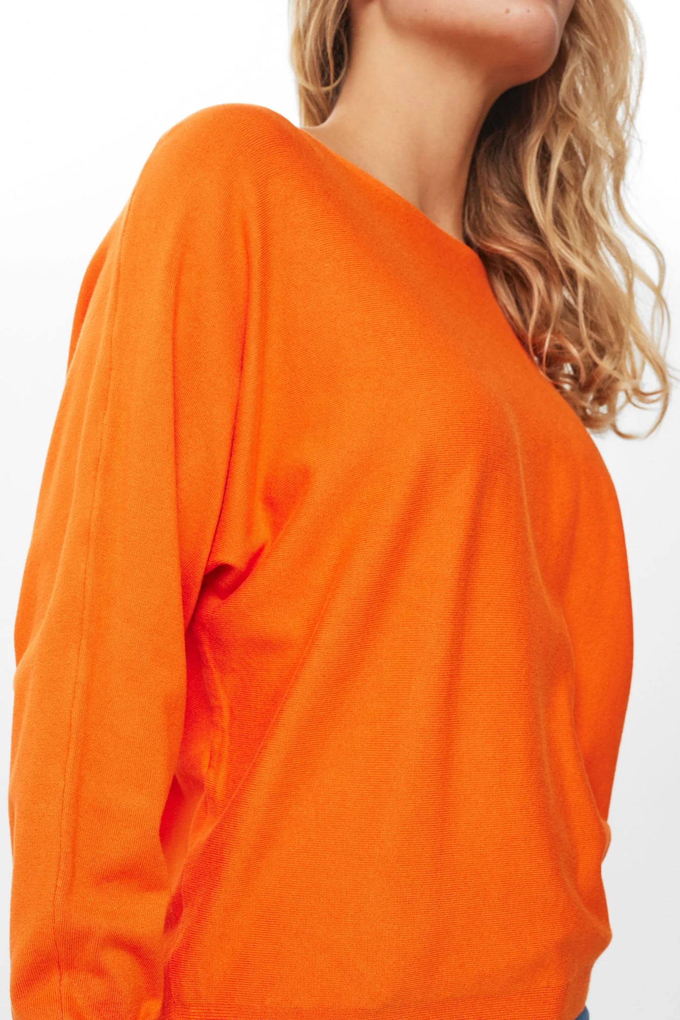 NUDAYA PULLOVER  - Red Orange - Image 5