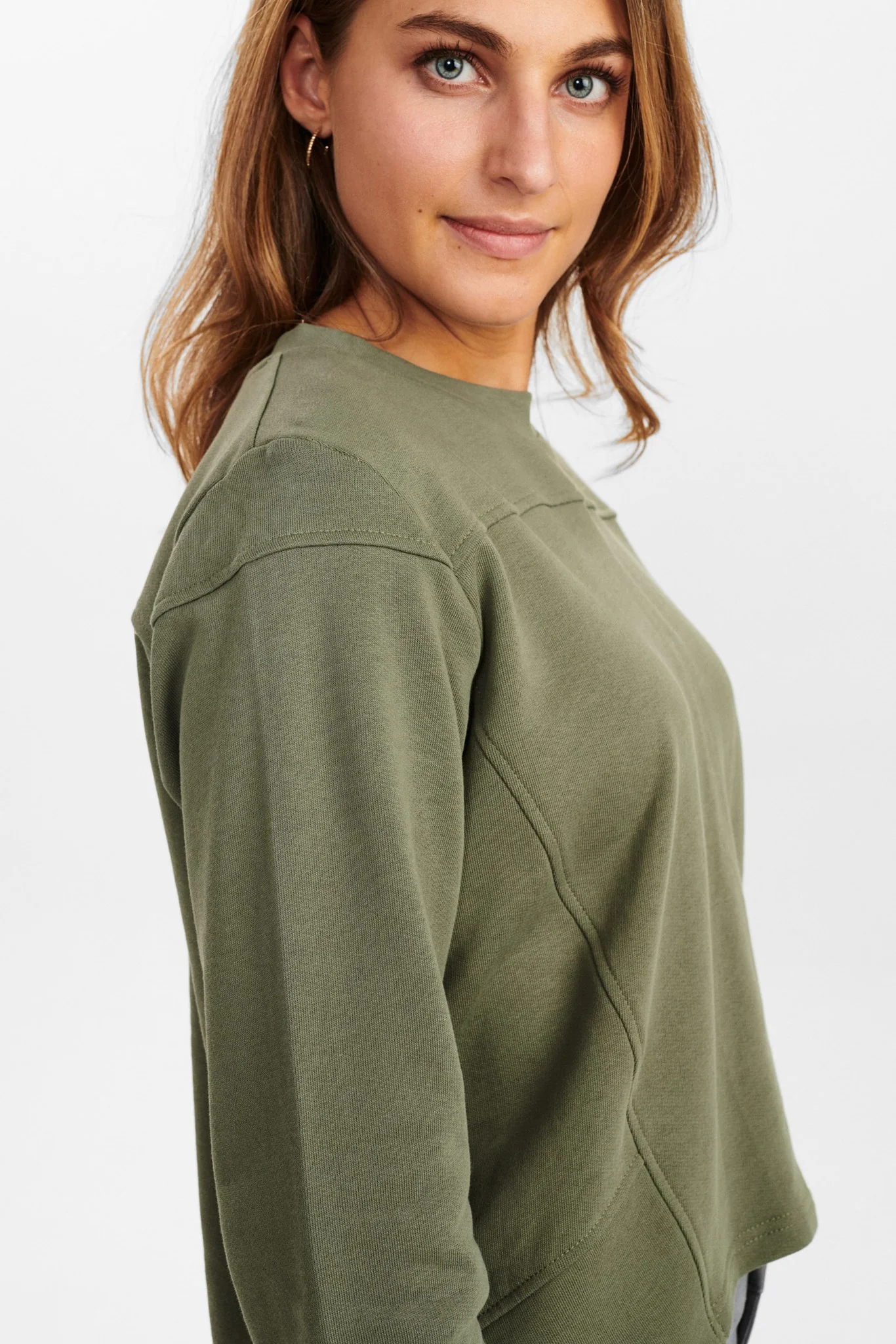 NUDENALI SWEAT - Deep Lichen Green - Image 5