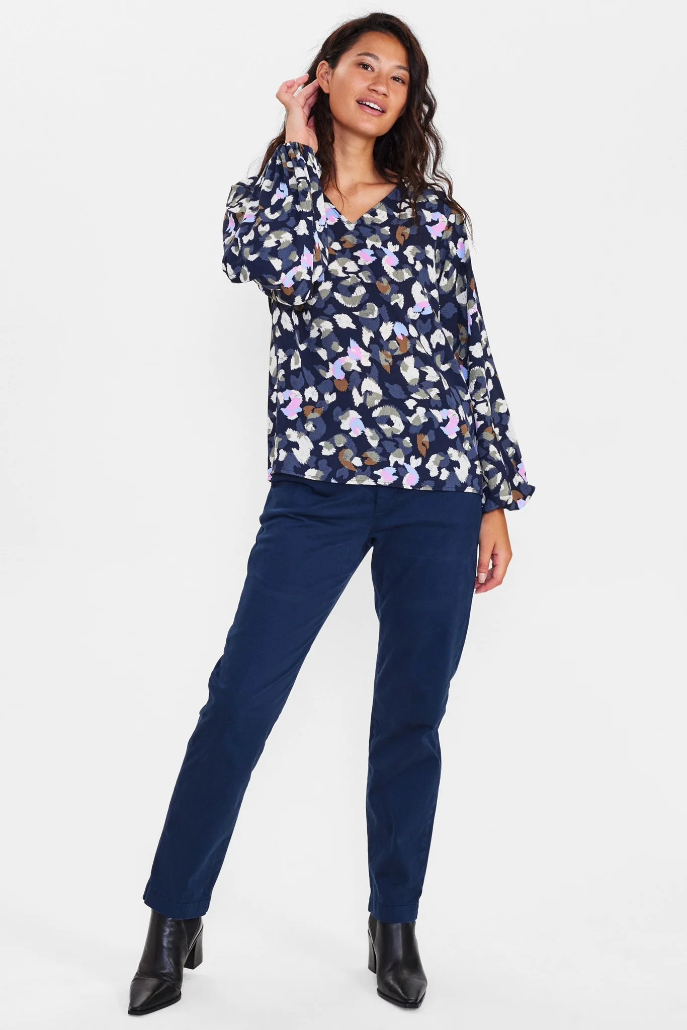NUECHO BLOUSE - Dark Sapphire - Image 3