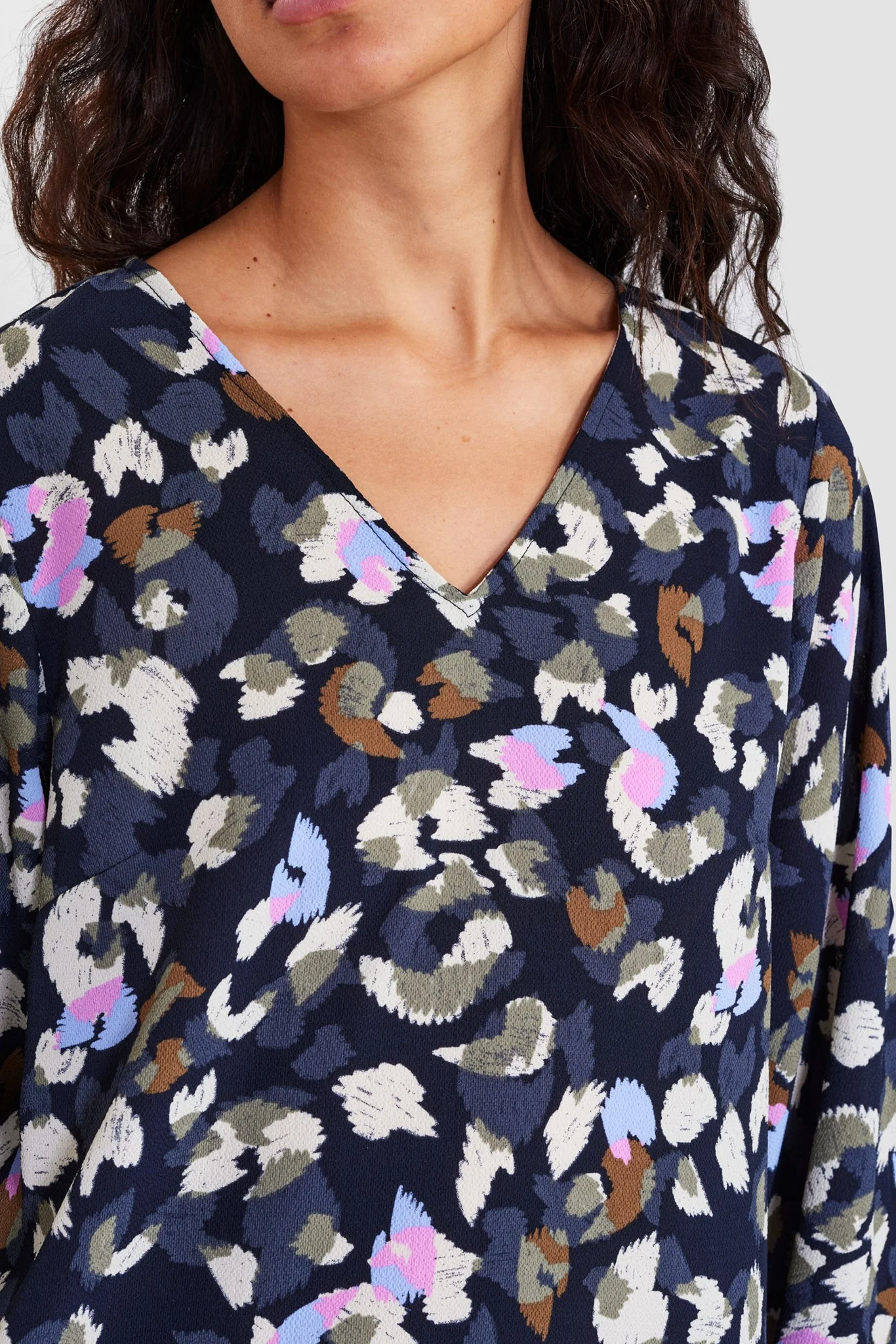 NUECHO BLOUSE - Dark Sapphire - Image 5