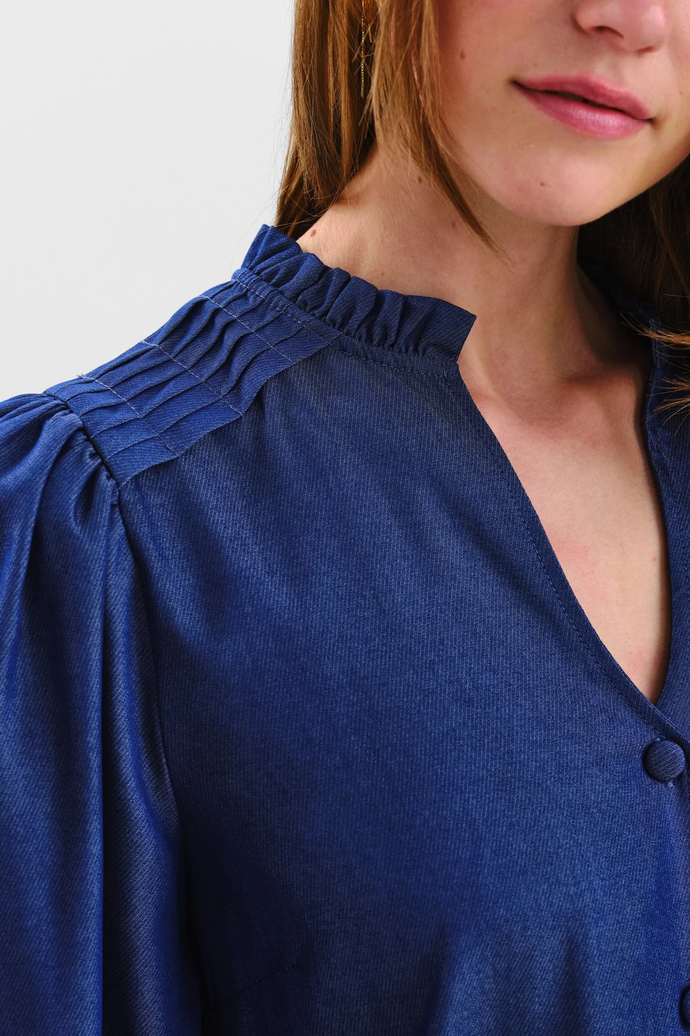 NUEDIBE BLOUSE - Medium Blue Denim - Image 5