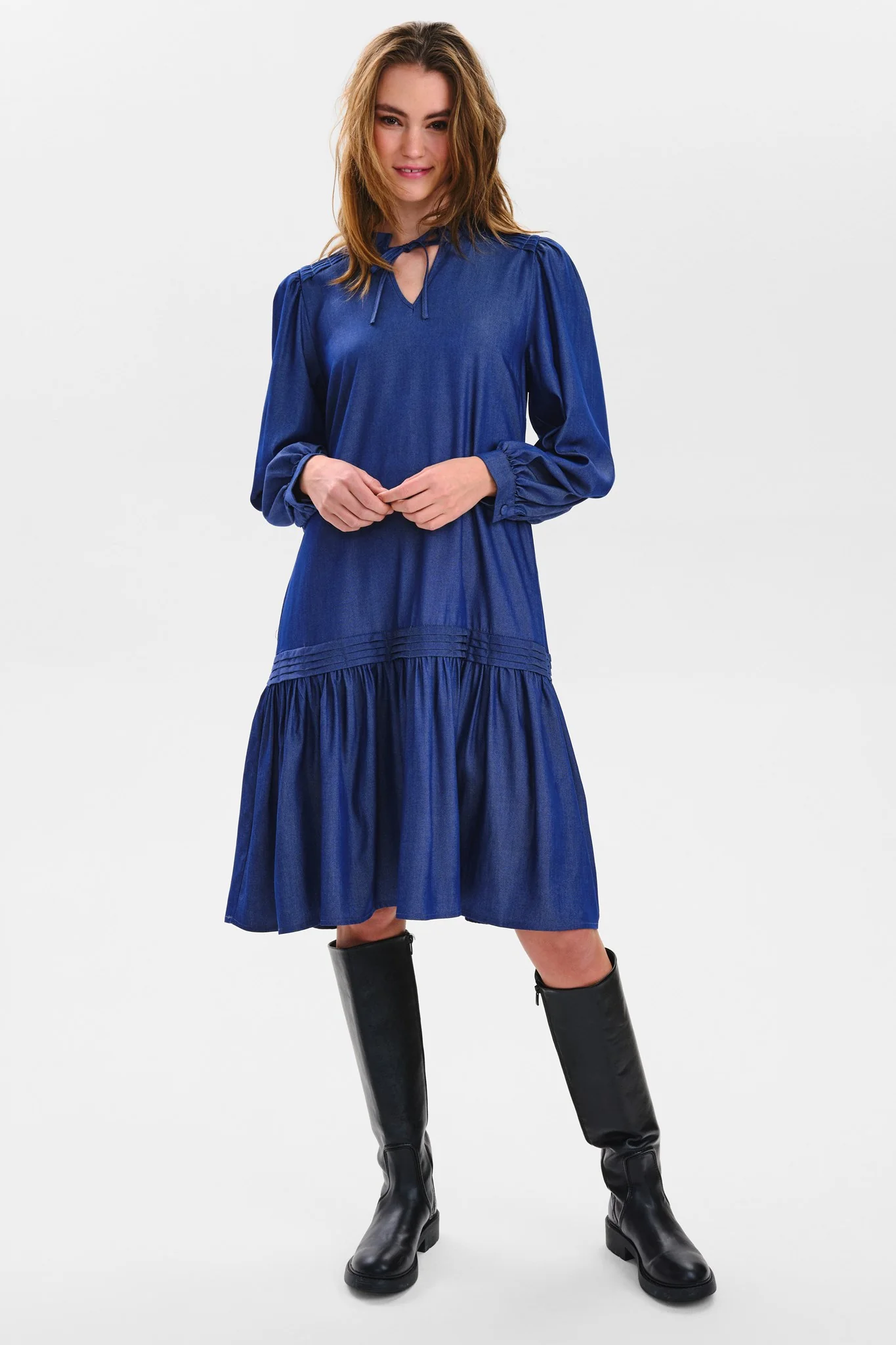 NUEDIBE DRESS - Medium Blue Denim - Image 3