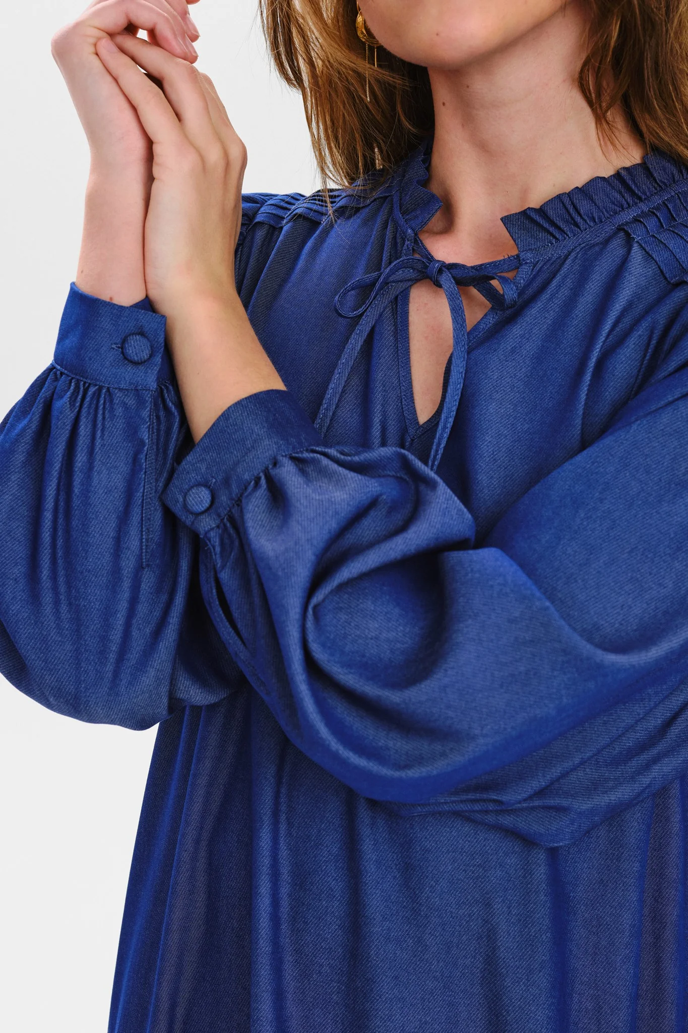NUEDIBE DRESS - Medium Blue Denim - Image 4