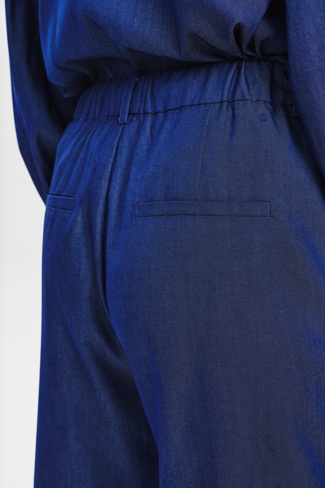 NUEDIBE PANT - Medium Blue Denim - Image 5