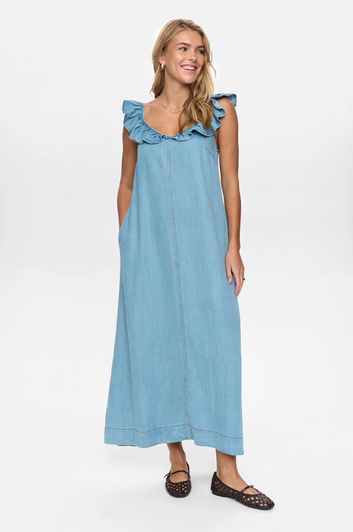 NUELIDA DRESS - Light Blue Denim - Image 3