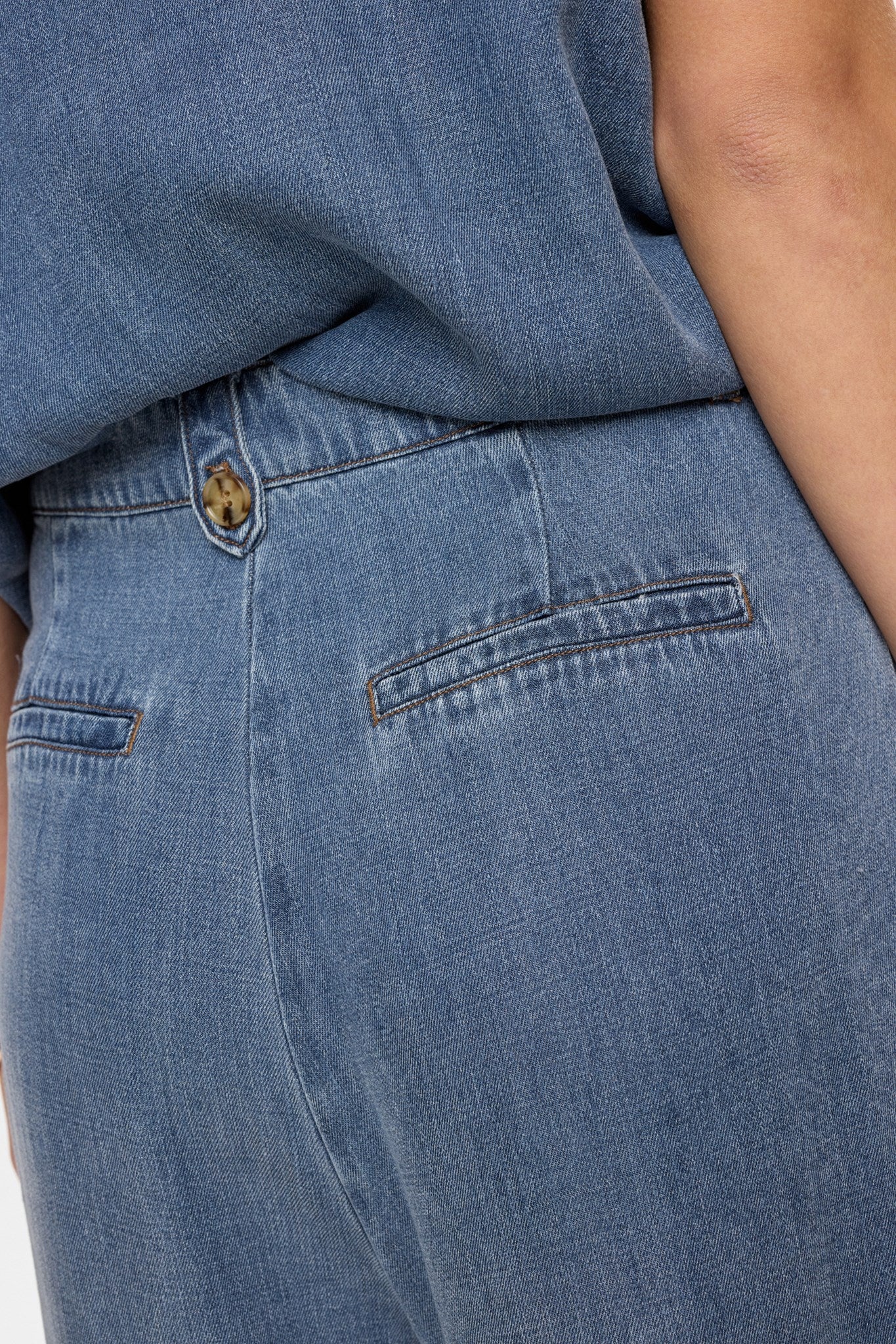 NUELIDA PANTS - Snow Washed Denim - Image 5