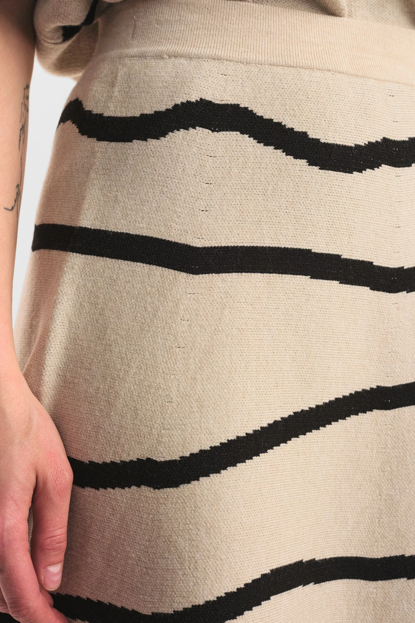 NUELITA SKIRT - Oyster Gray - Image 4