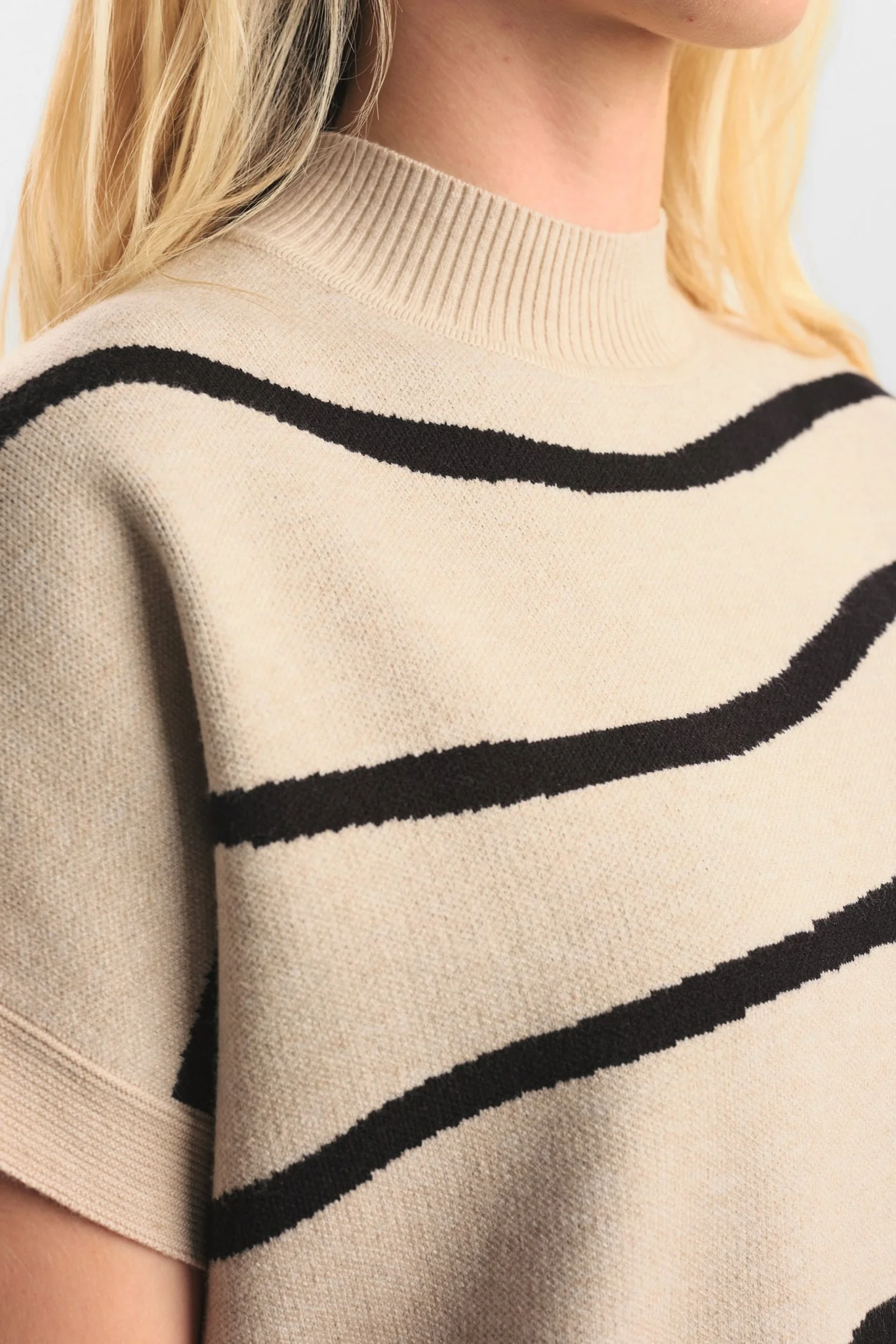 NUELITA SS PULLOVER - Oyster Gray - Image 4