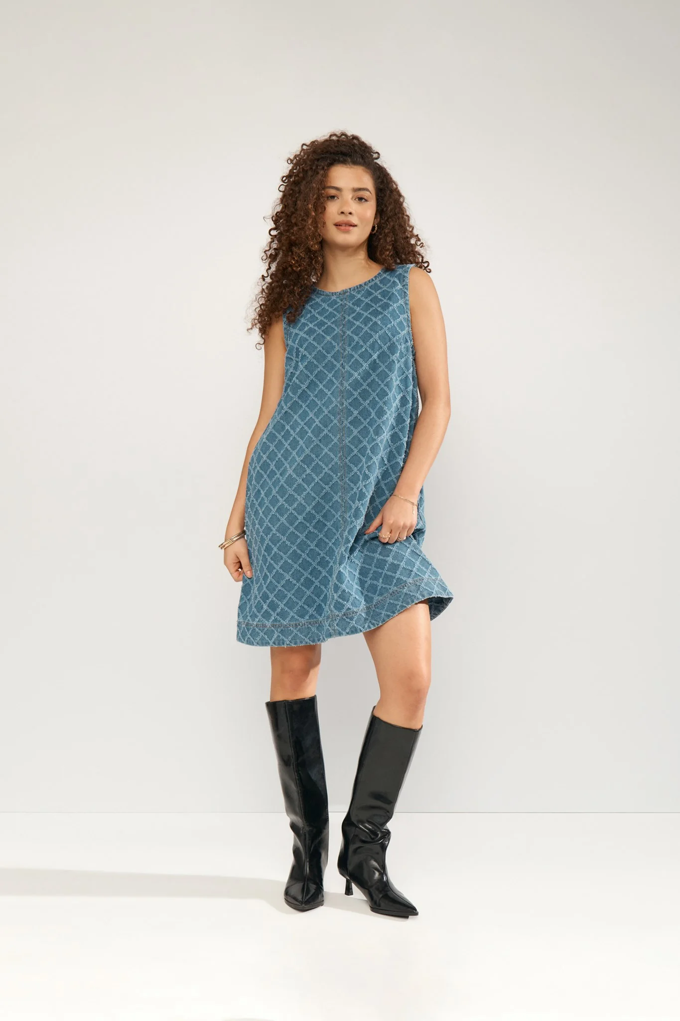NUEMILIA DRESS - Medium Blue Denim - Image 3