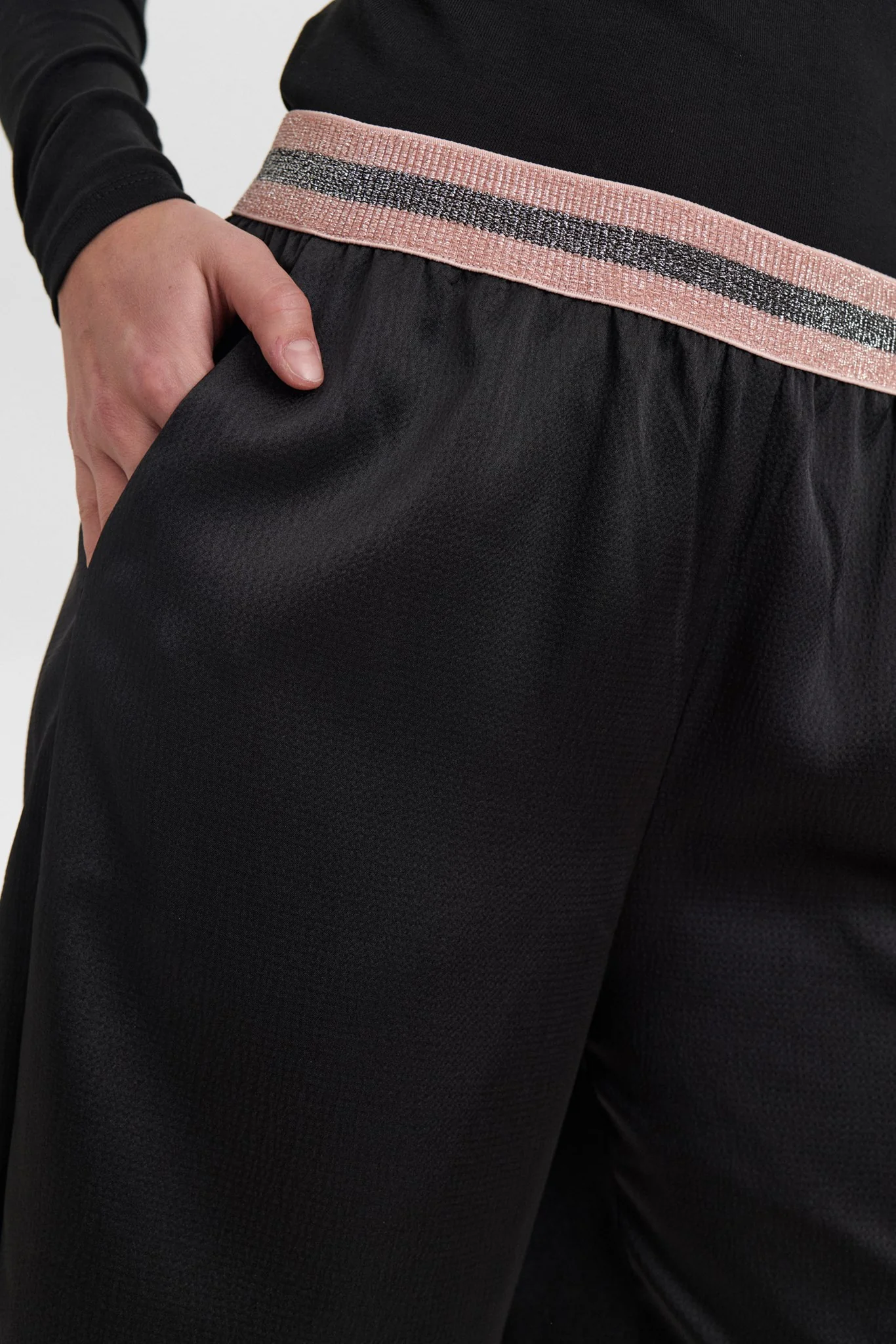 NUESME PANTS - Caviar - Image 5