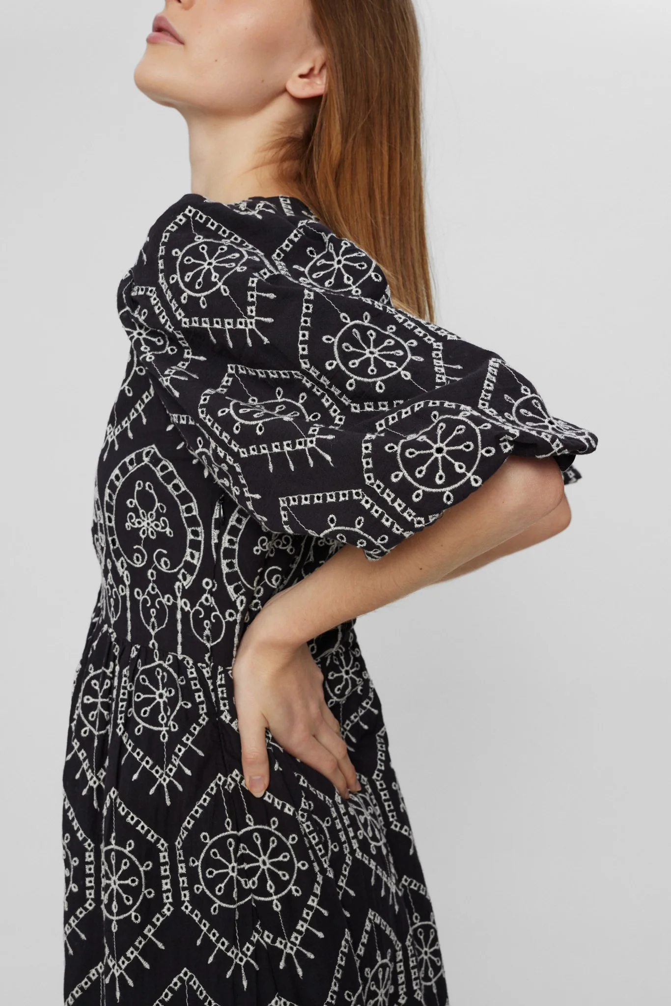 NUEVELYN CONTRAST  DRESS - Caviar - Image 5