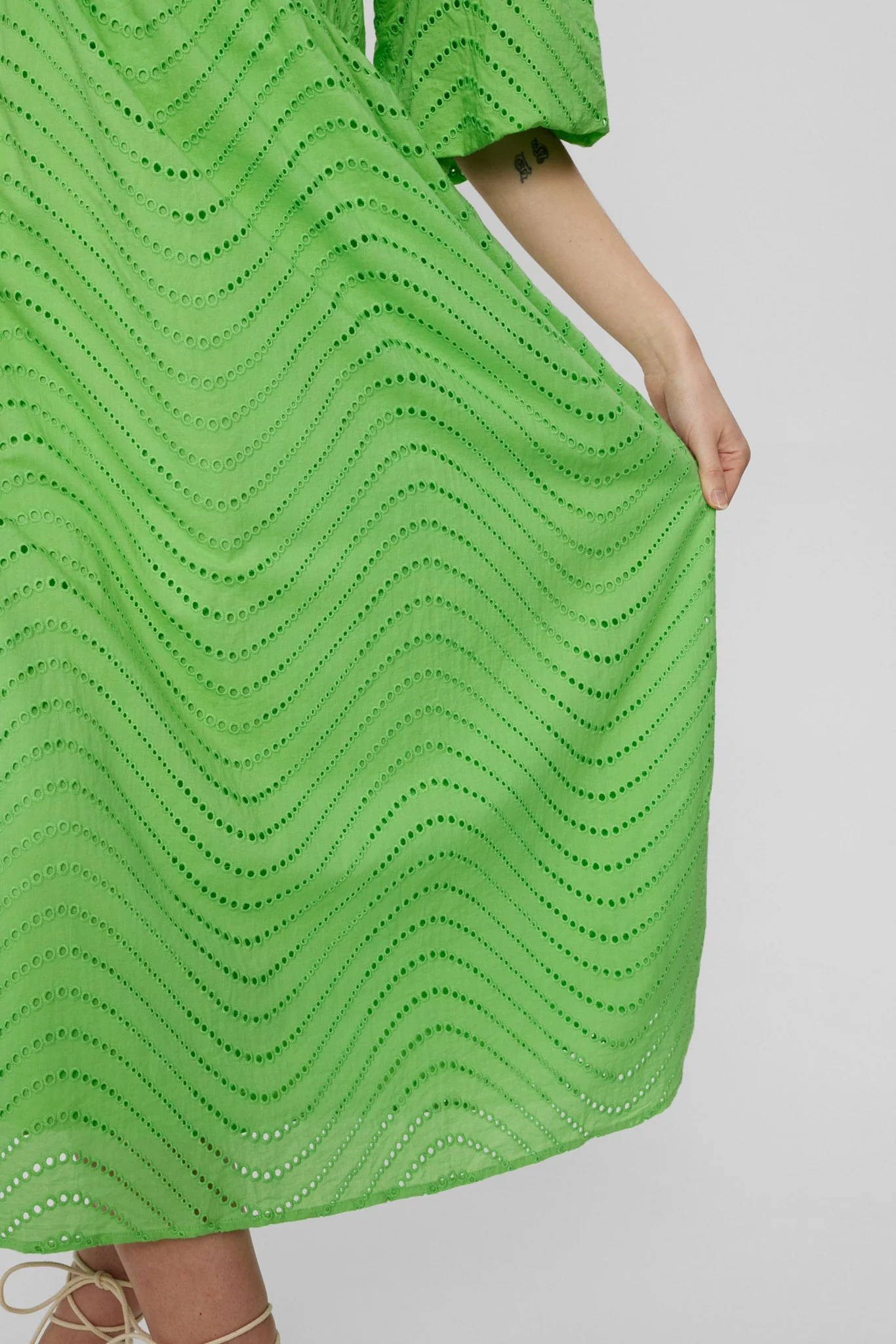 NUEVELYN DRESS - Summer Green - Image 4