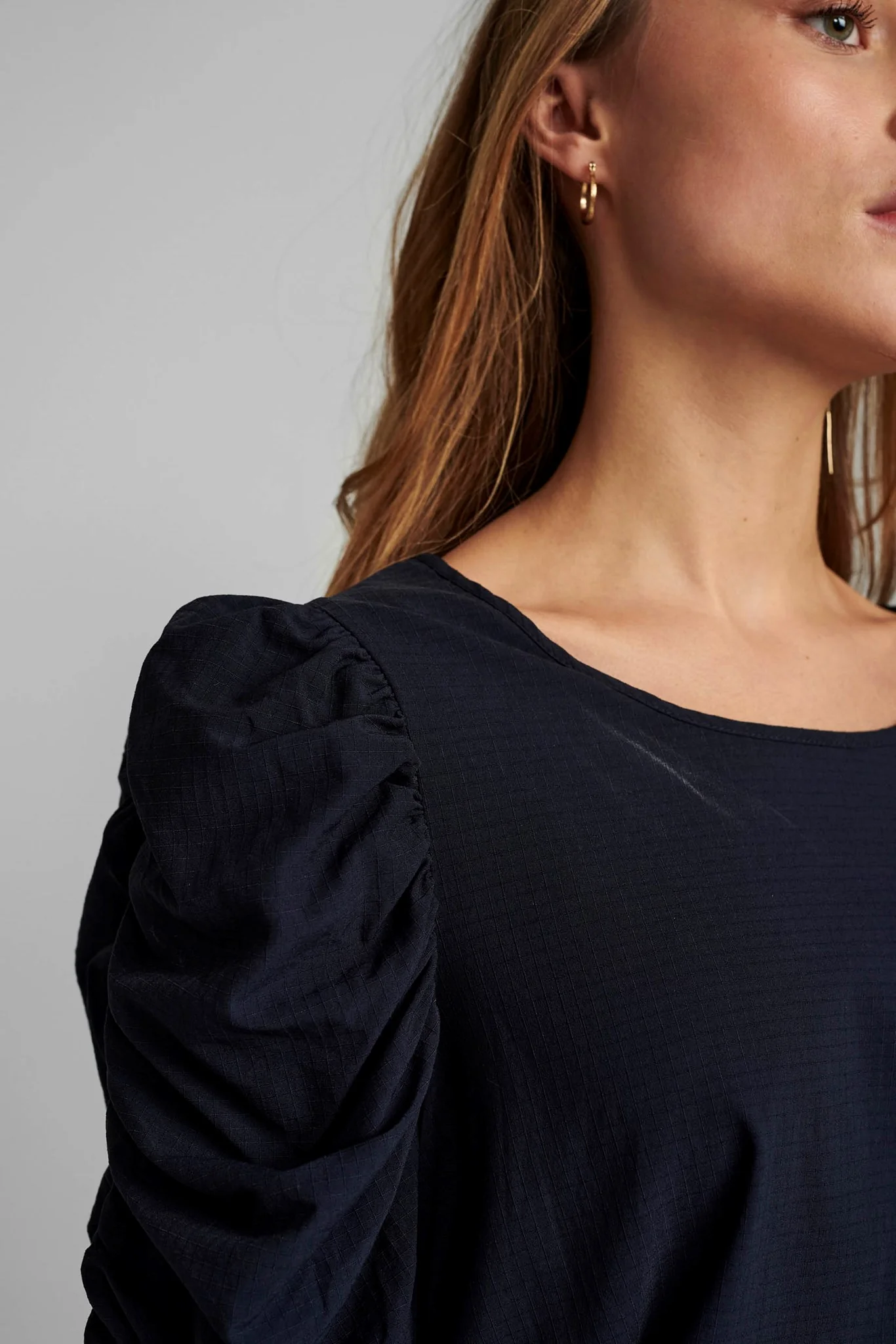 NUFIONA BLOUSE - Dark Sapphire - Image 4